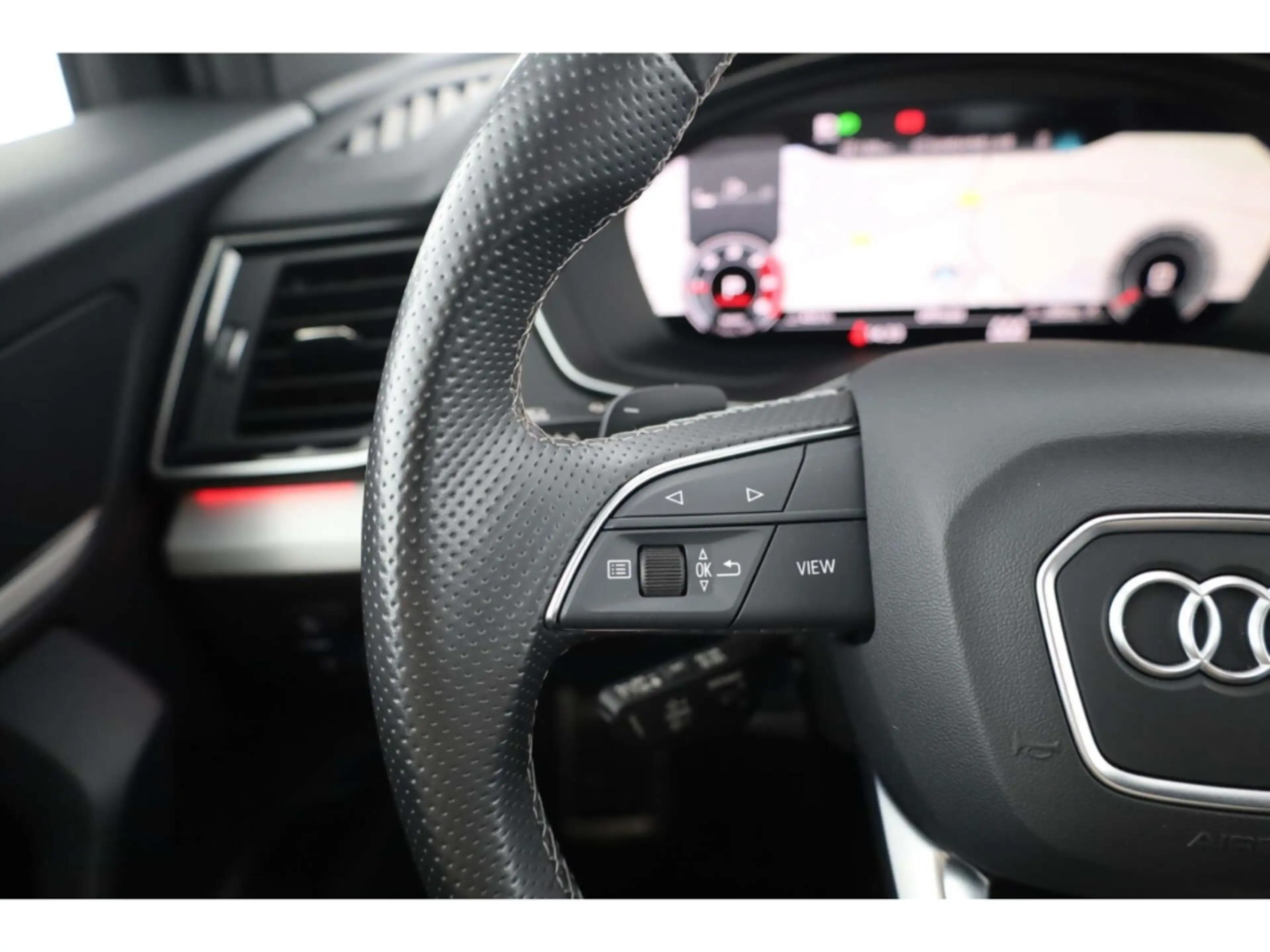 Audi SQ5 3.0 TDI quattro — photo 14