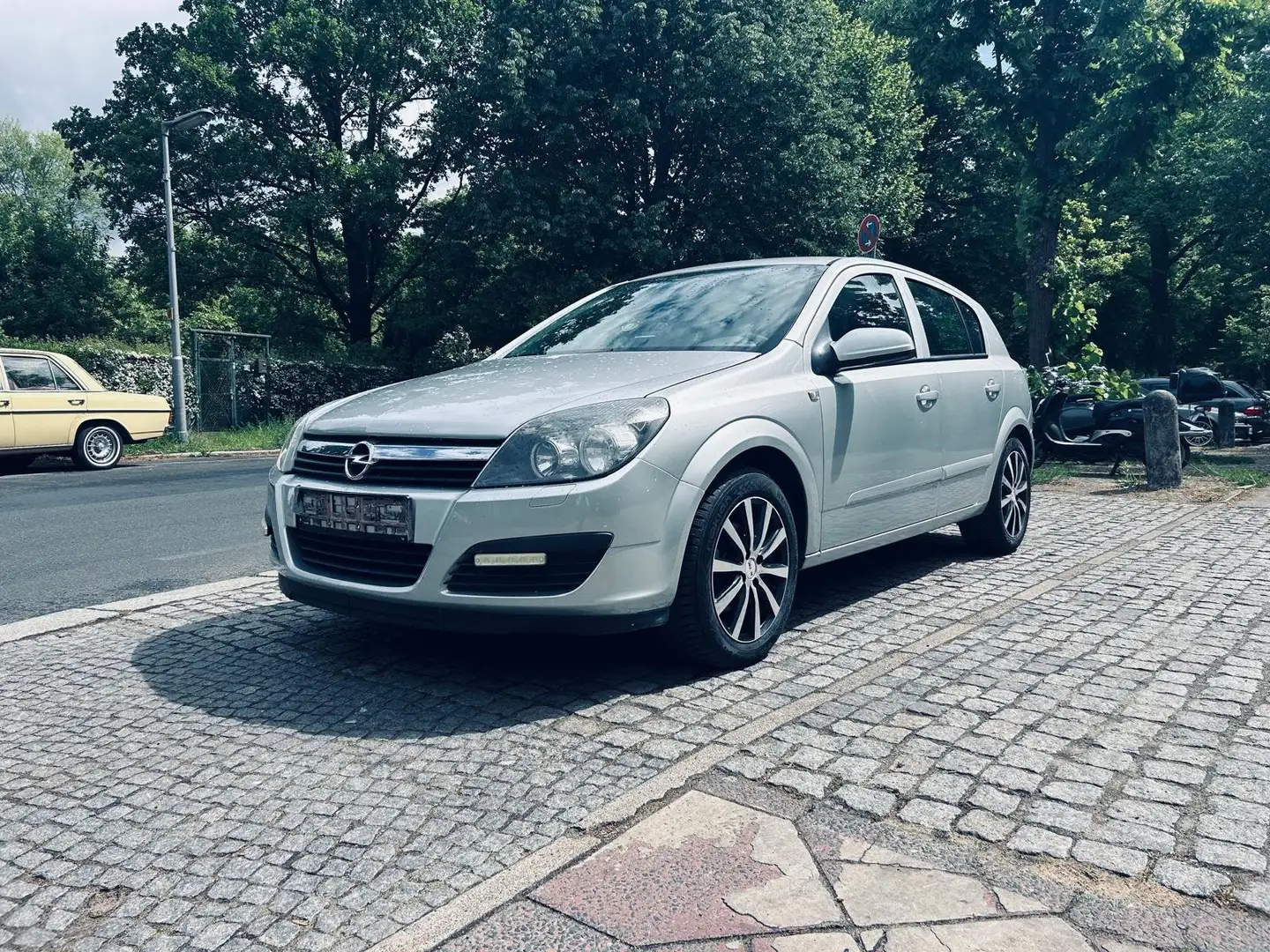 Opel Astra Edition Silver - 1