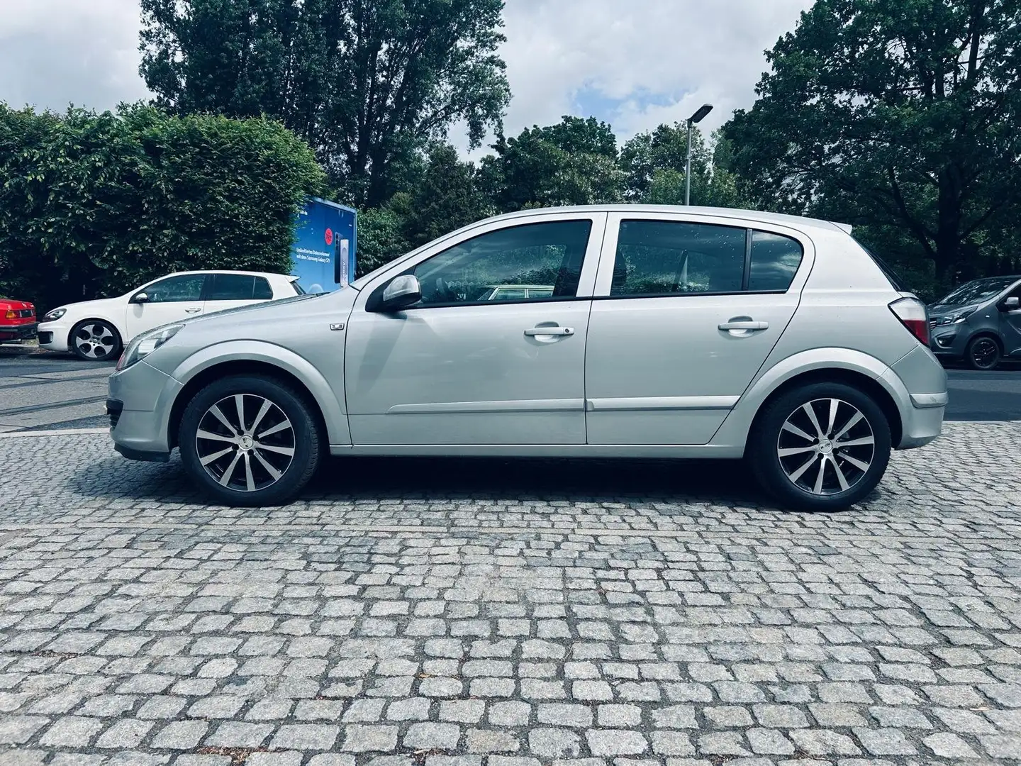 Opel Astra Edition Silver - 2