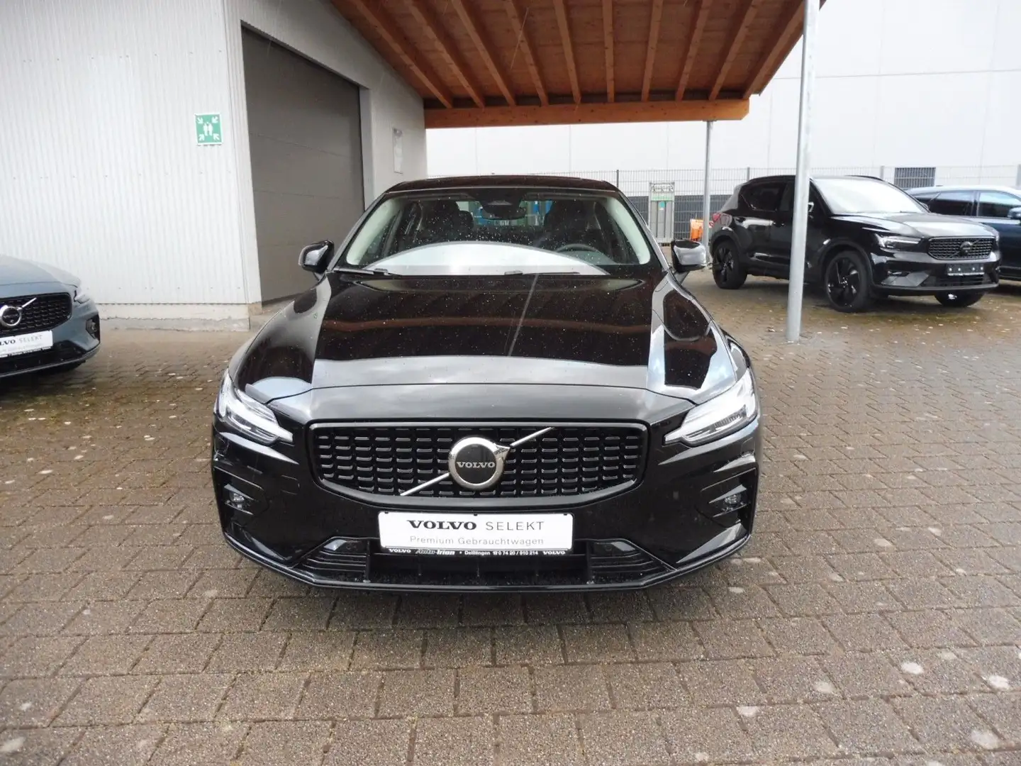 Volvo S60 Lim. Plus Dark Schwarz - 2