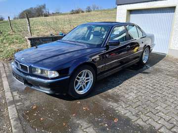 740i Leder Grau Ergositze M Felgen 4,4 Liter Motor