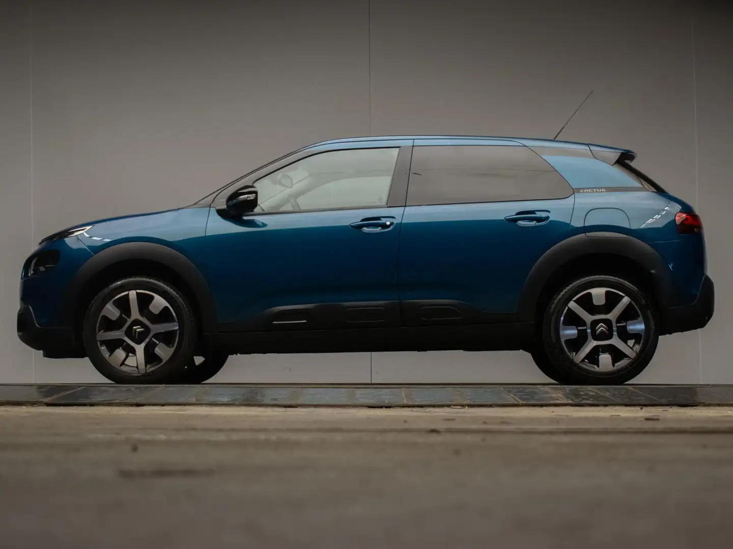 Citroen C4 Cactus 1.2 PureTech Shine Sport (AUTOMAAT,NAVI,APPLE CARP Bleu - 1