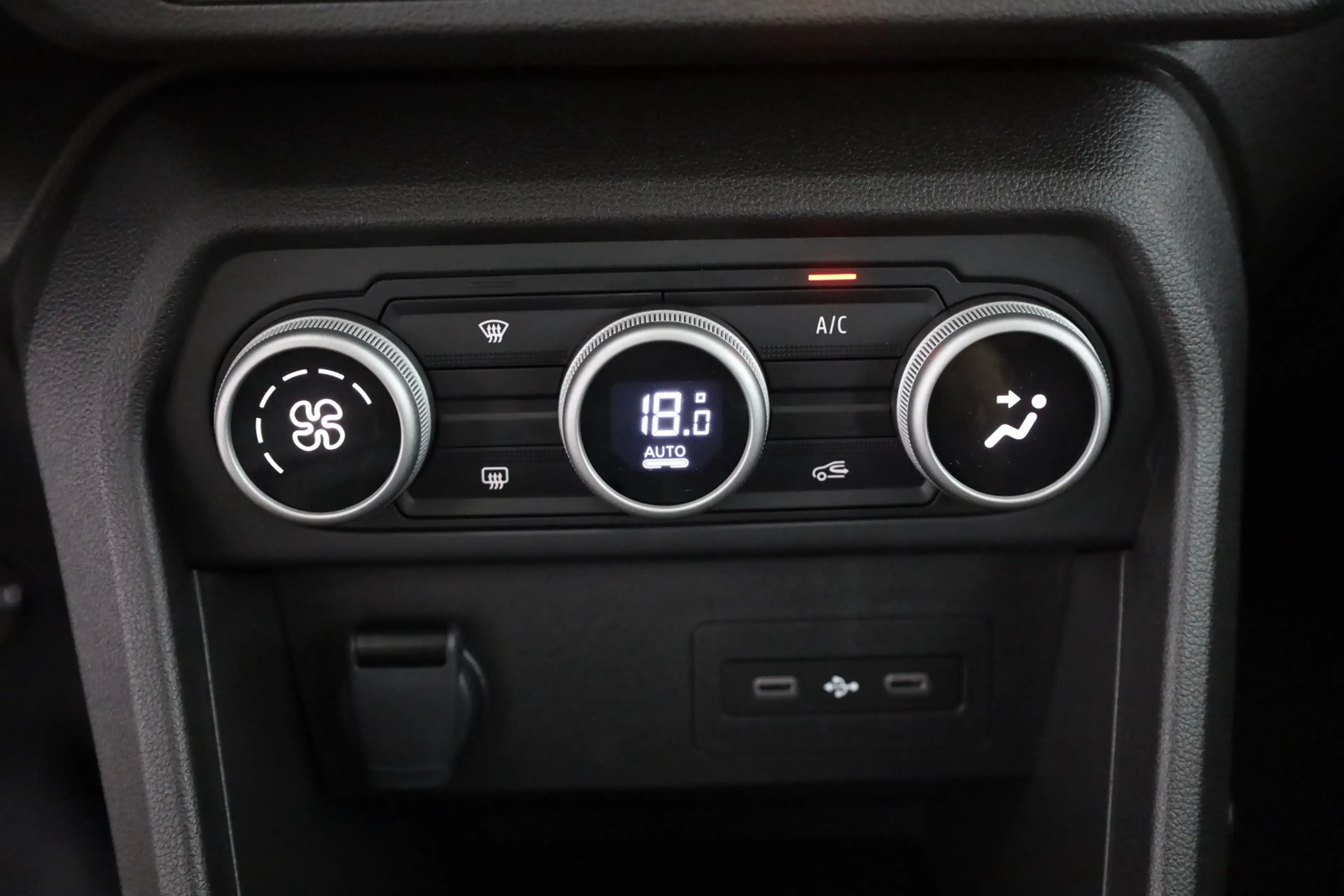 Dacia Sandero Stepway TCe 110 Expression LED Navi Kamera — photo 13