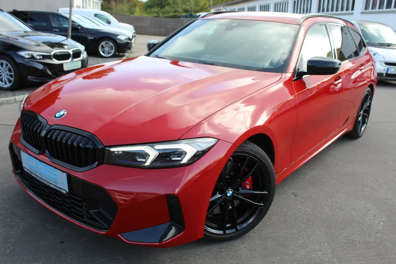 BMW 330 i Tour. M Sportpaket PRO +HUD+DAB 19 Zoll+RFK+LRH. Rot - 1