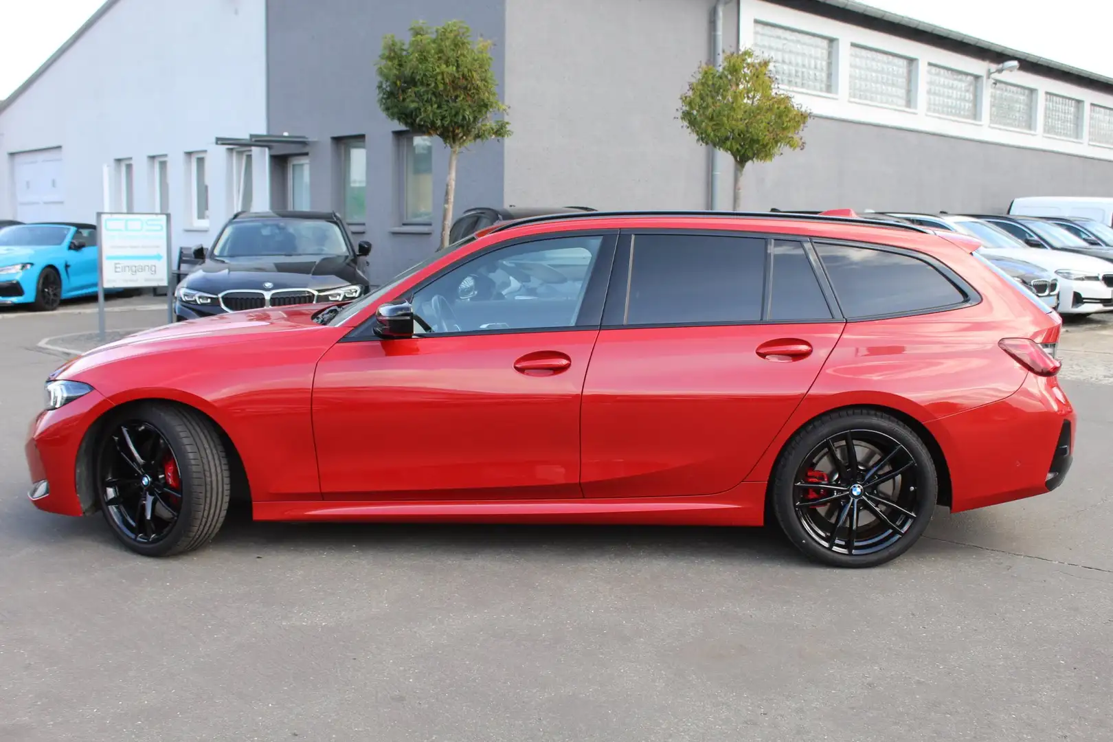 BMW 330 i Tour. M Sportpaket PRO +HUD+DAB 19 Zoll+RFK+LRH. Rot - 2
