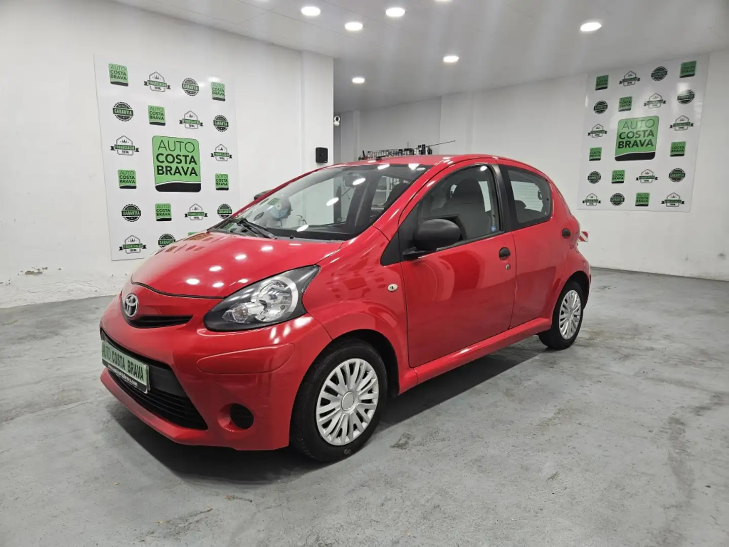 Toyota Aygo 1.0 VVT-i City Rojo - 1