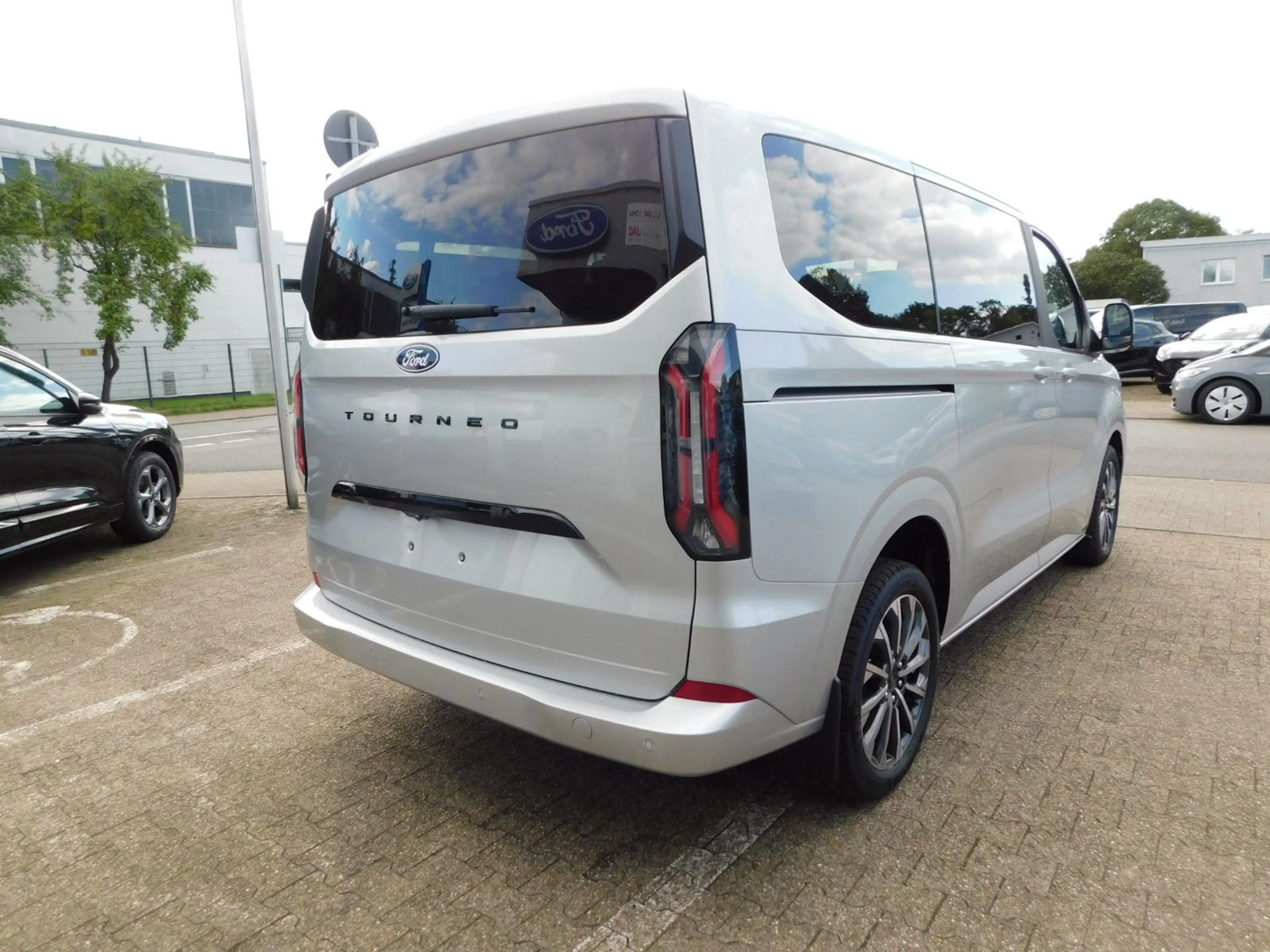 Ford Tourneo Custom 2.0 L1 Autom Titanium X B&O — photo 5