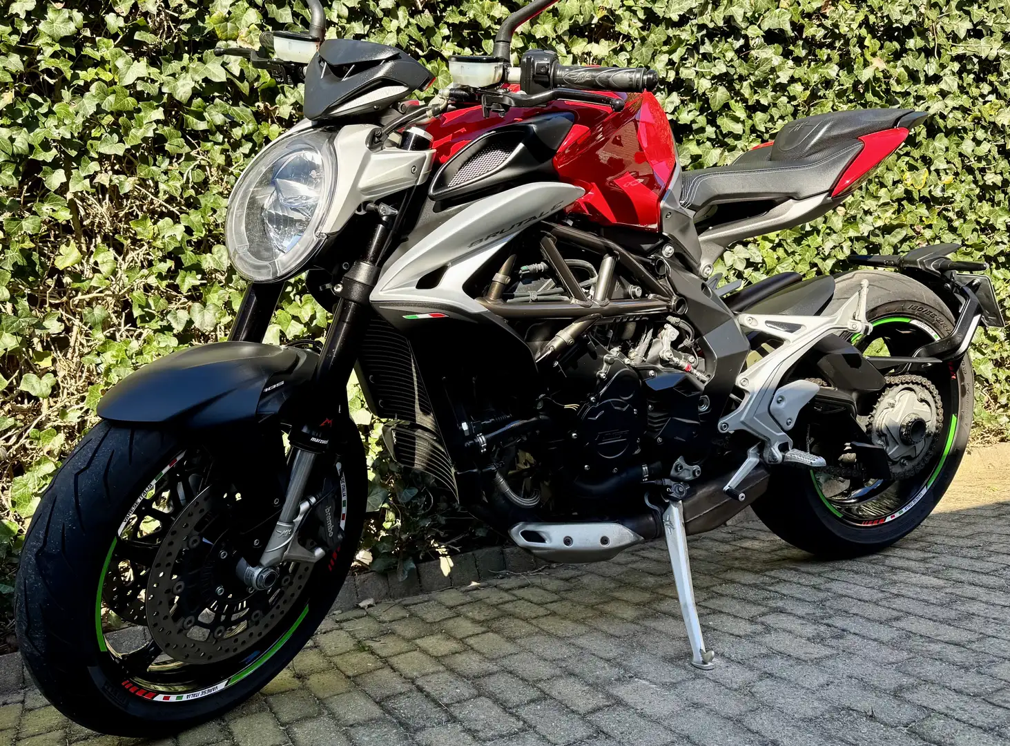 MV Agusta Brutale 800 ‼️Nieuw Model ‼️ Z.G.A.N.‼️ Rood - 1