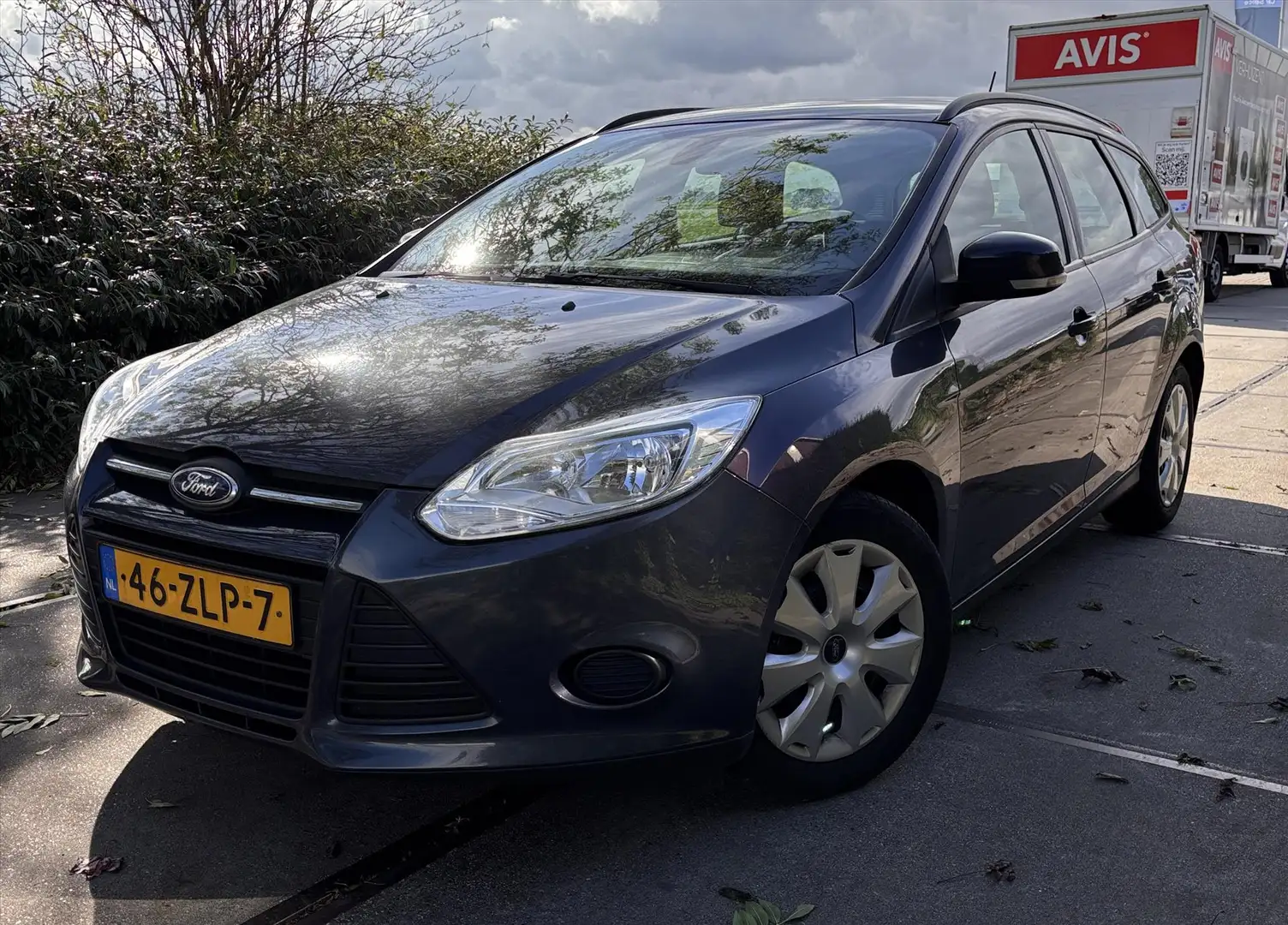 Ford Focus 1.0 EcoBoost 100pk Titanium Grijs - 1