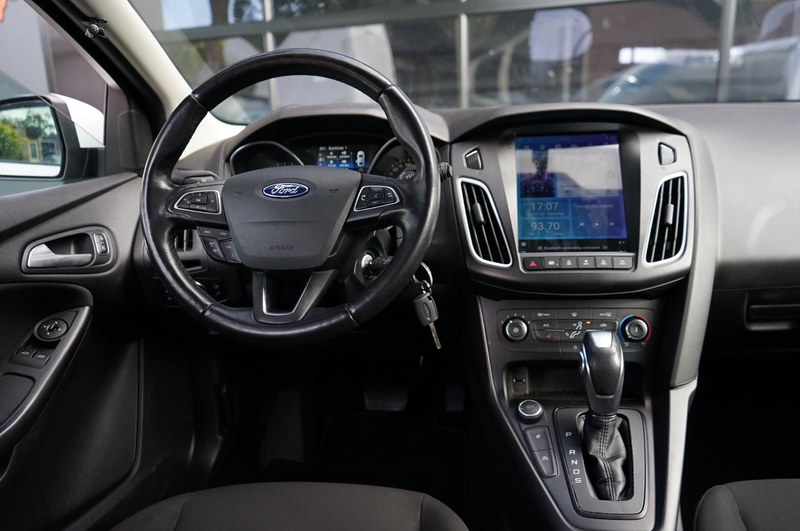 Ford Focus 1.0 Automaat, PDC, Navi, Winter pakket, Airco, Tre — photo 15