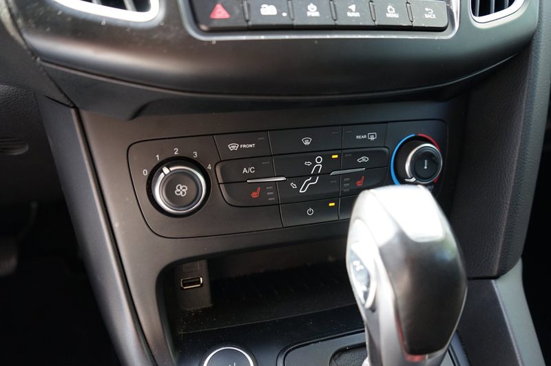 Ford Focus 1.0 Automaat, PDC, Navi, Winter pakket, Airco, Tre — photo 10