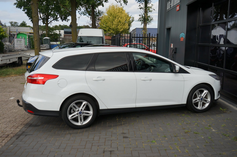 Ford Focus 1.0 Automaat, PDC, Navi, Winter pakket, Airco, Tre — photo 23