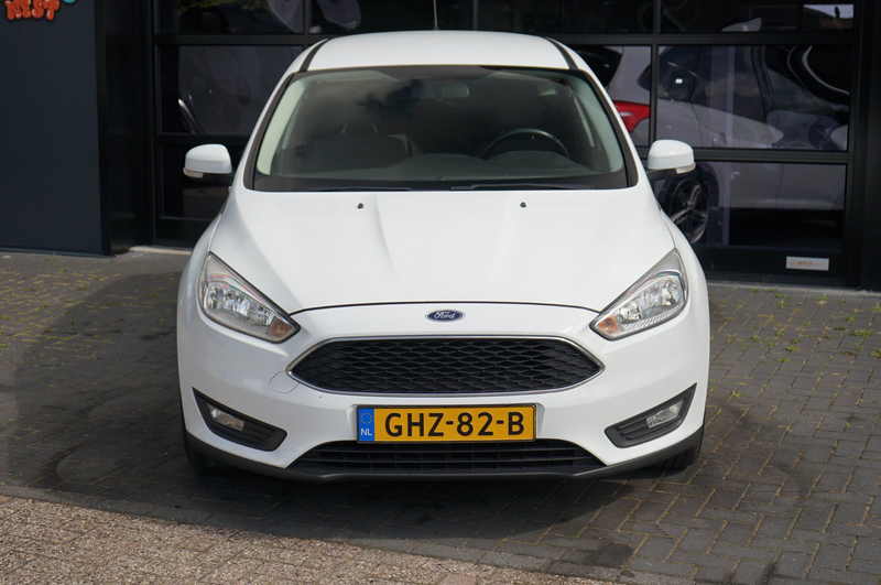 Ford Focus 1.0 Automaat, PDC, Navi, Winter pakket, Airco, Tre — photo 3