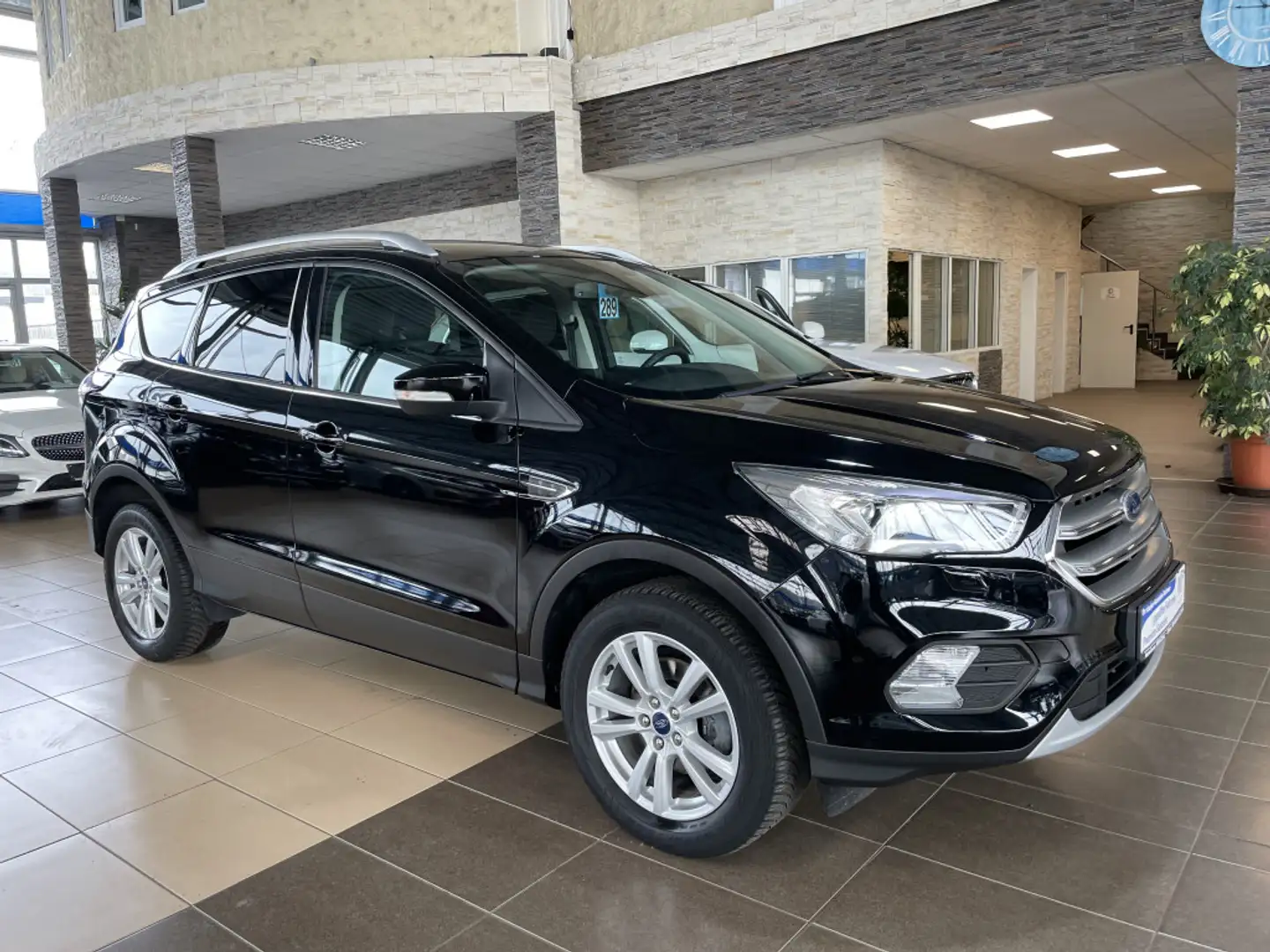 Ford Kuga Cool&Connect*Navi*Winter*PDC*SHZ*Tempomat Negro - 1