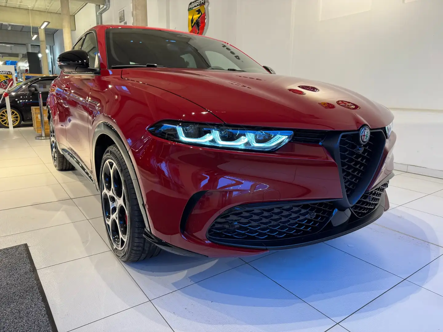 Alfa Romeo Tonale Ibrida Veloce mit TECHNOLOGIEPAKET Rot - 2