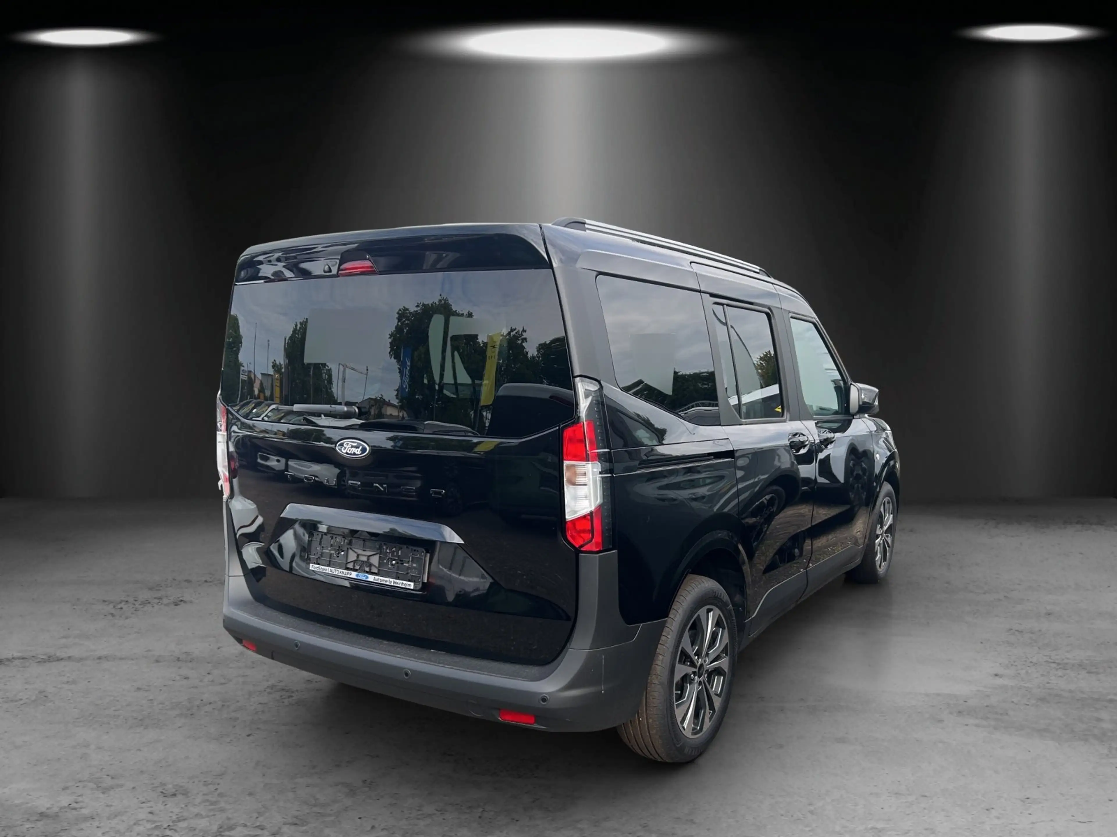 Ford Tourneo Courier 1,0 Ecoboost Titanium — photo 5