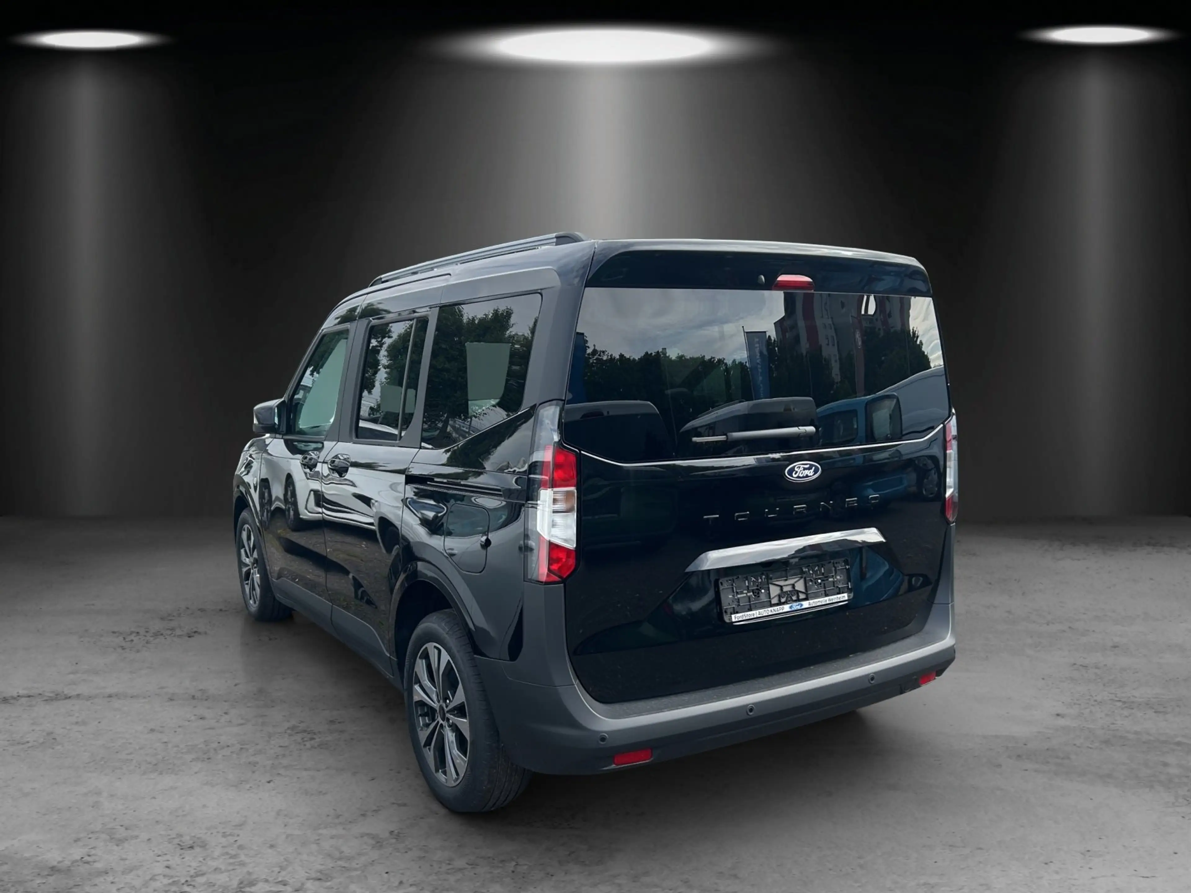Ford Tourneo Courier 1,0 Ecoboost Titanium — photo 3