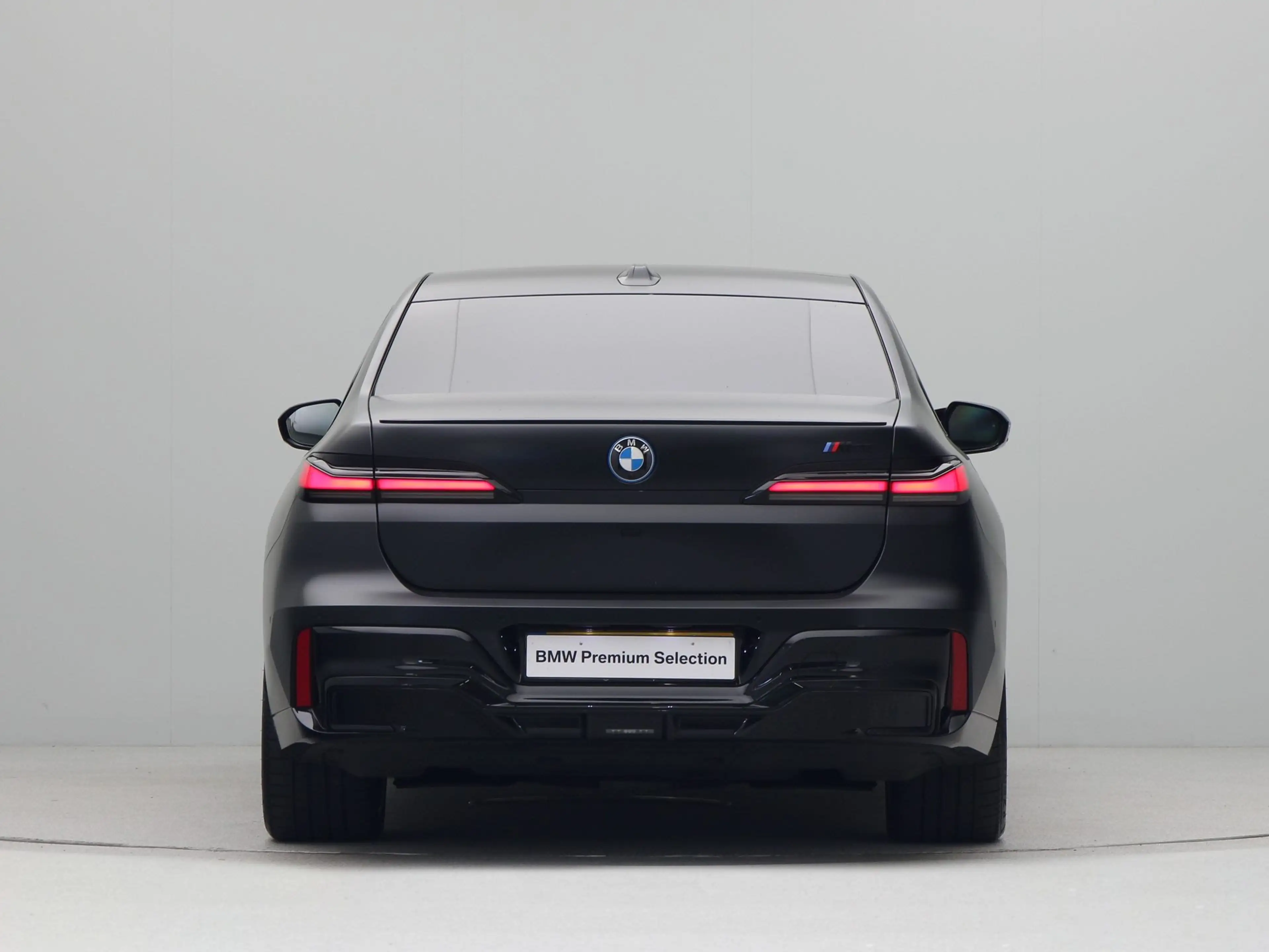 BMW i7 M70 xDrive 106 kWh xpel Stealth SoH 97,5% — photo 9