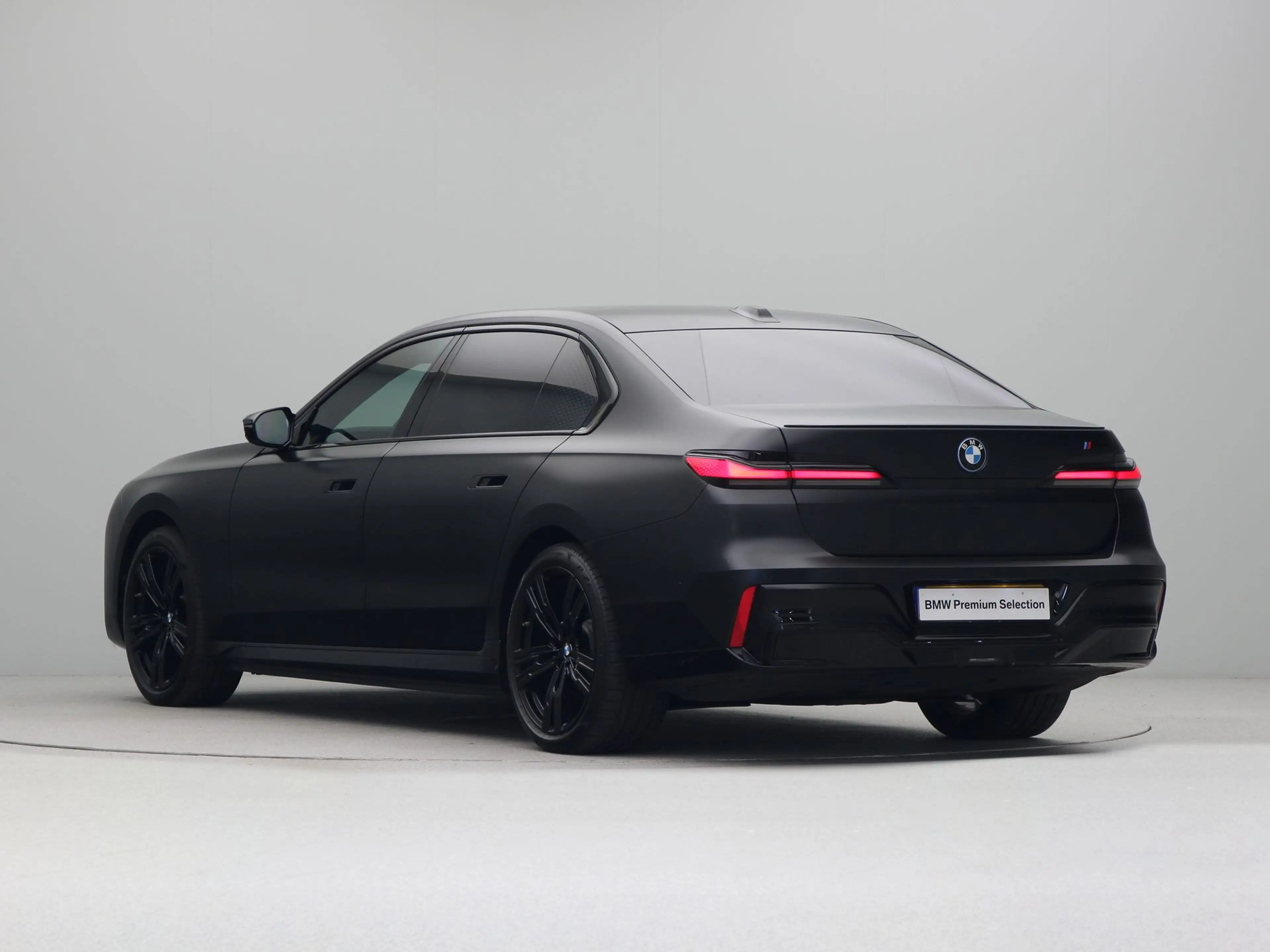 BMW i7 M70 xDrive 106 kWh xpel Stealth SoH 97,5% — photo 10