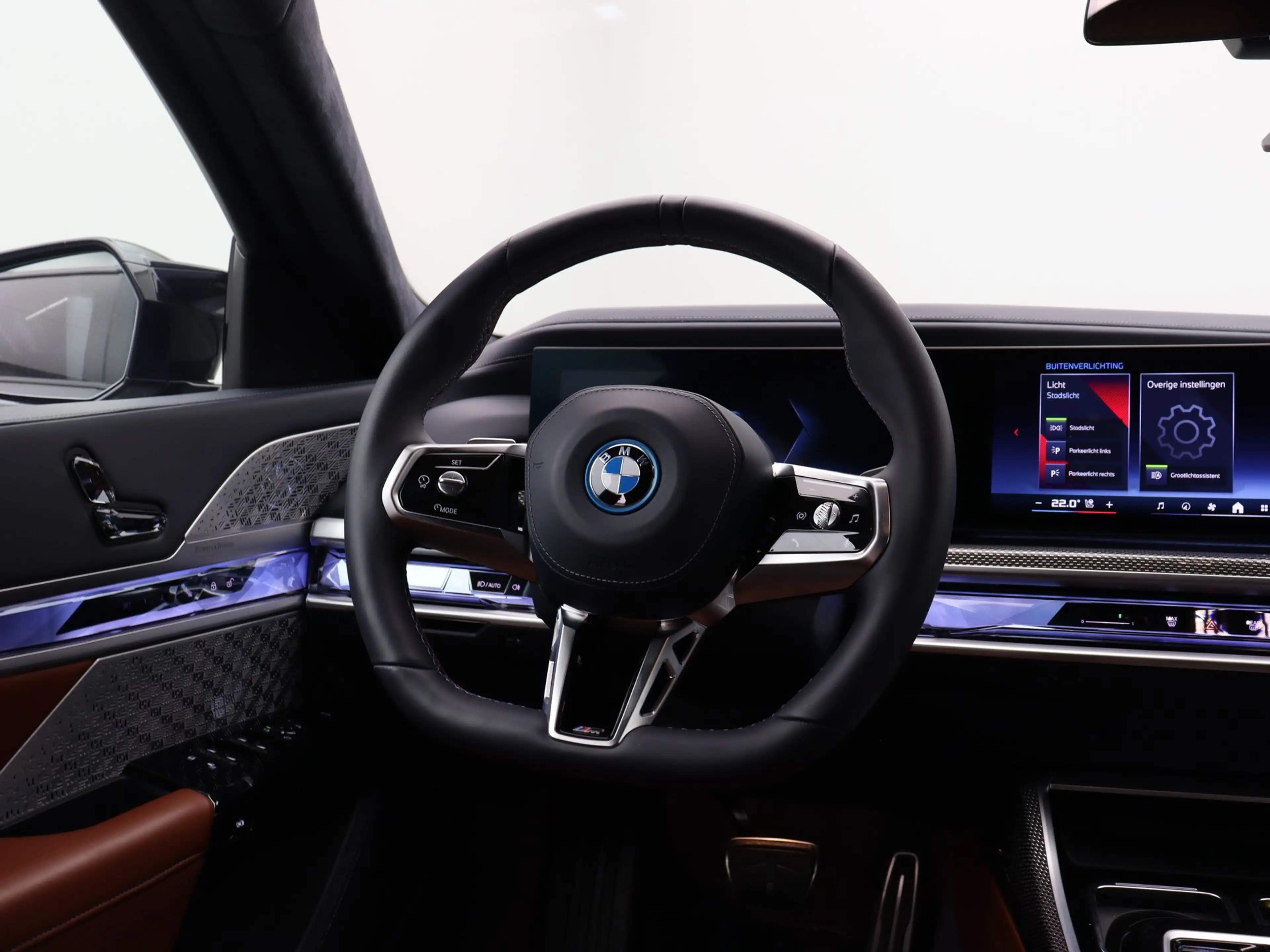 BMW i7 M70 xDrive 106 kWh xpel Stealth SoH 97,5% — photo 2