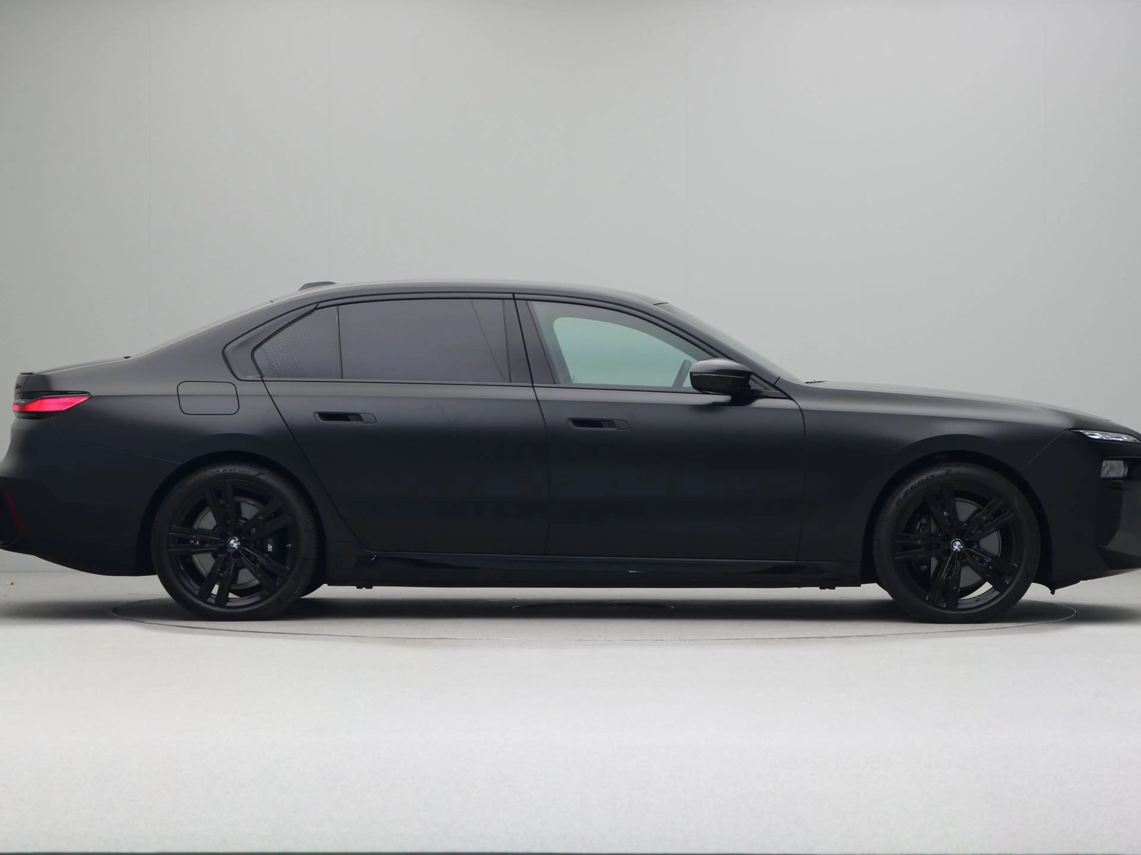 BMW i7 M70 xDrive 106 kWh xpel Stealth SoH 97,5% — photo 7