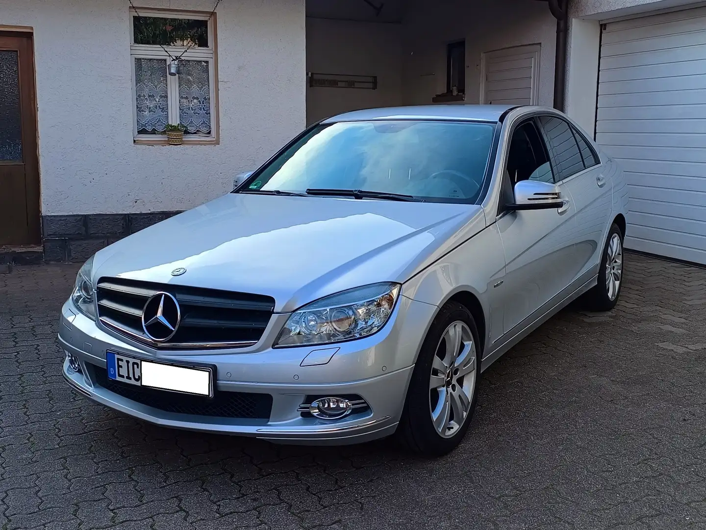 Mercedes-Benz C 180 C 180 Kompressor BlueEFFICIENCY Avantgarde Stříbrná - 2