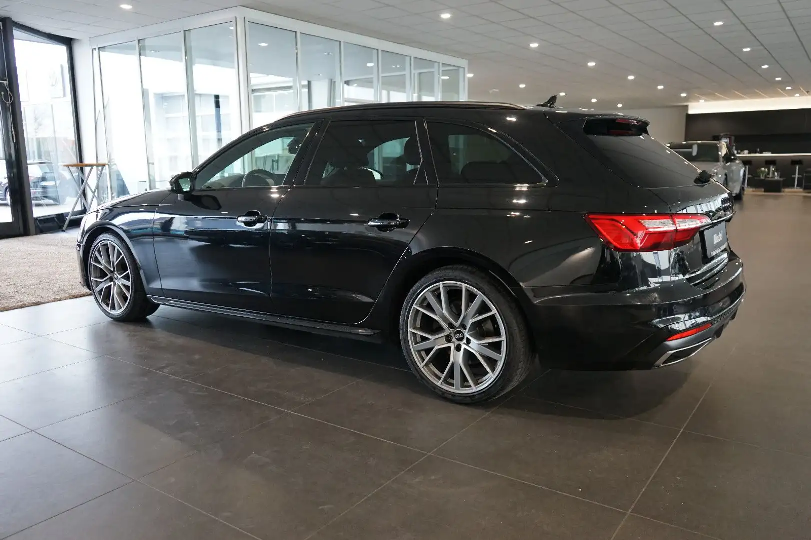 Audi A4 Avant 35 TDI S line | Navi | LED | DAB | AHK Noir - 2