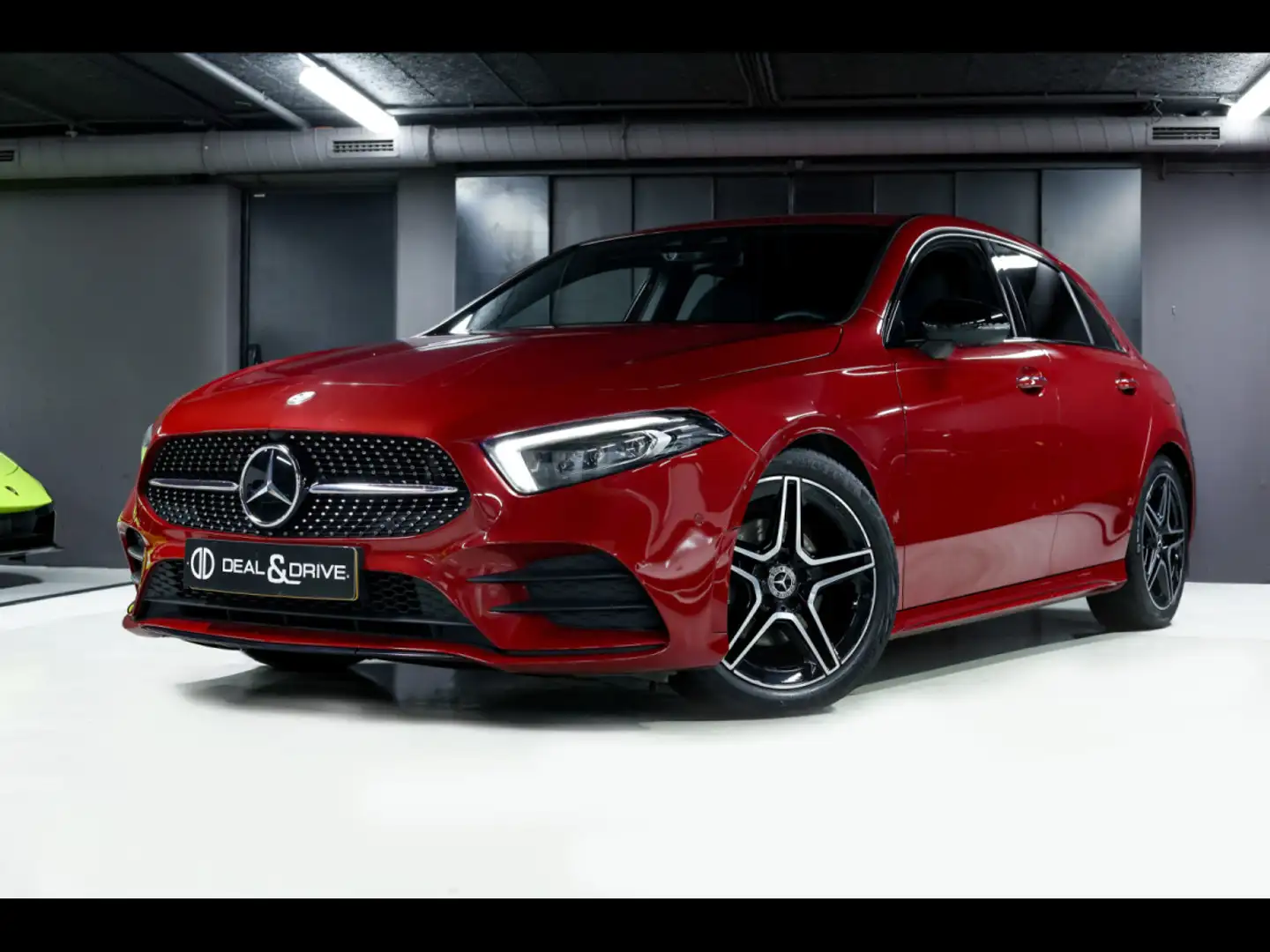 Mercedes-Benz A 200 AMG-LINE°NIGHT°PATAGONIA RED DESIGNO°PREMIUM PLUS Rouge - 1