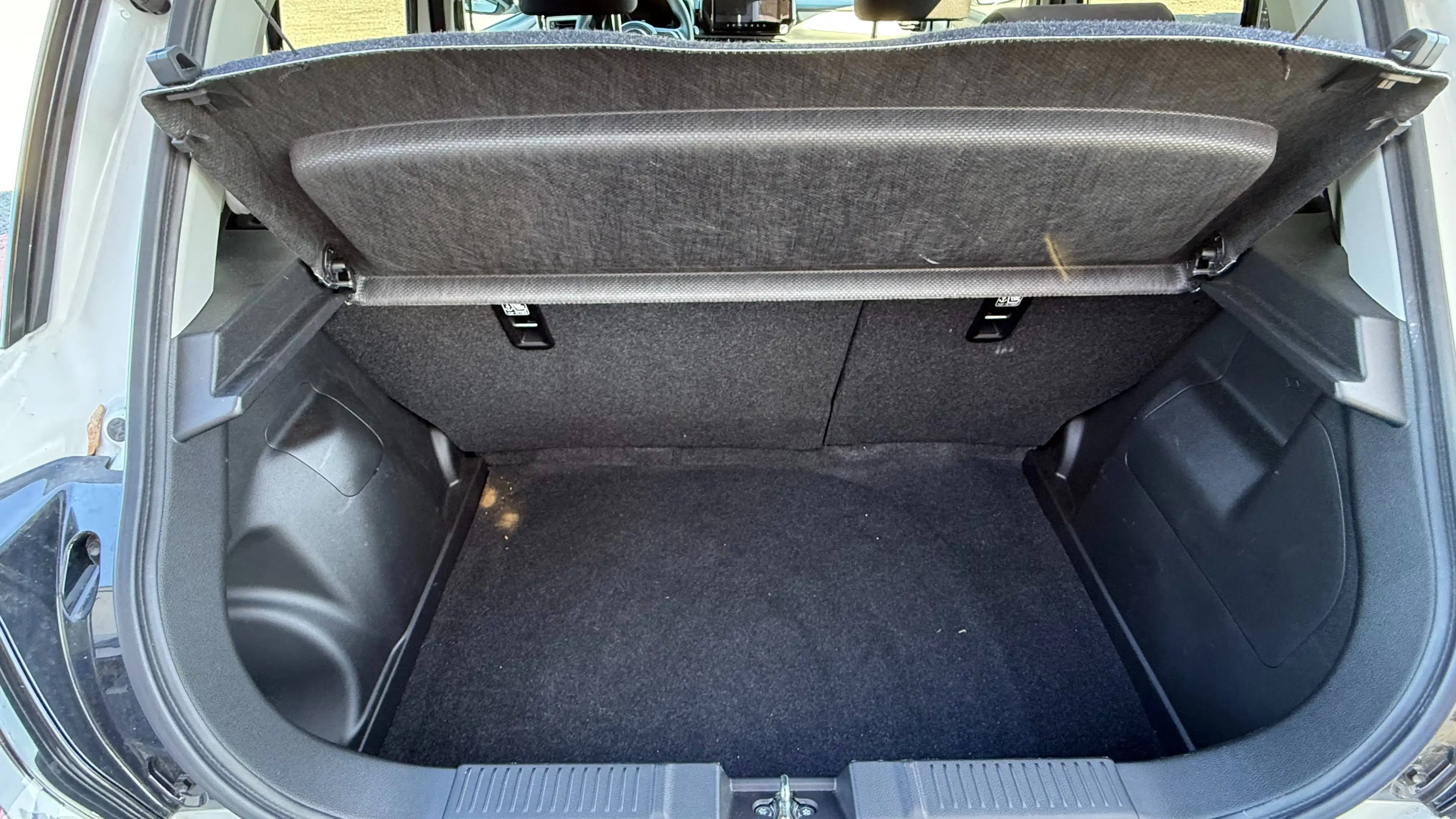 Suzuki Swift Swift 1.2 Dualjet Hybrid CVT Comfort — photo 11
