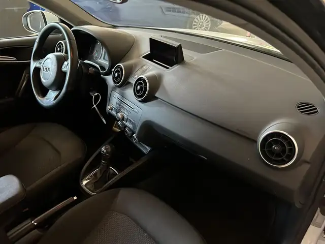Audi A1 view 11