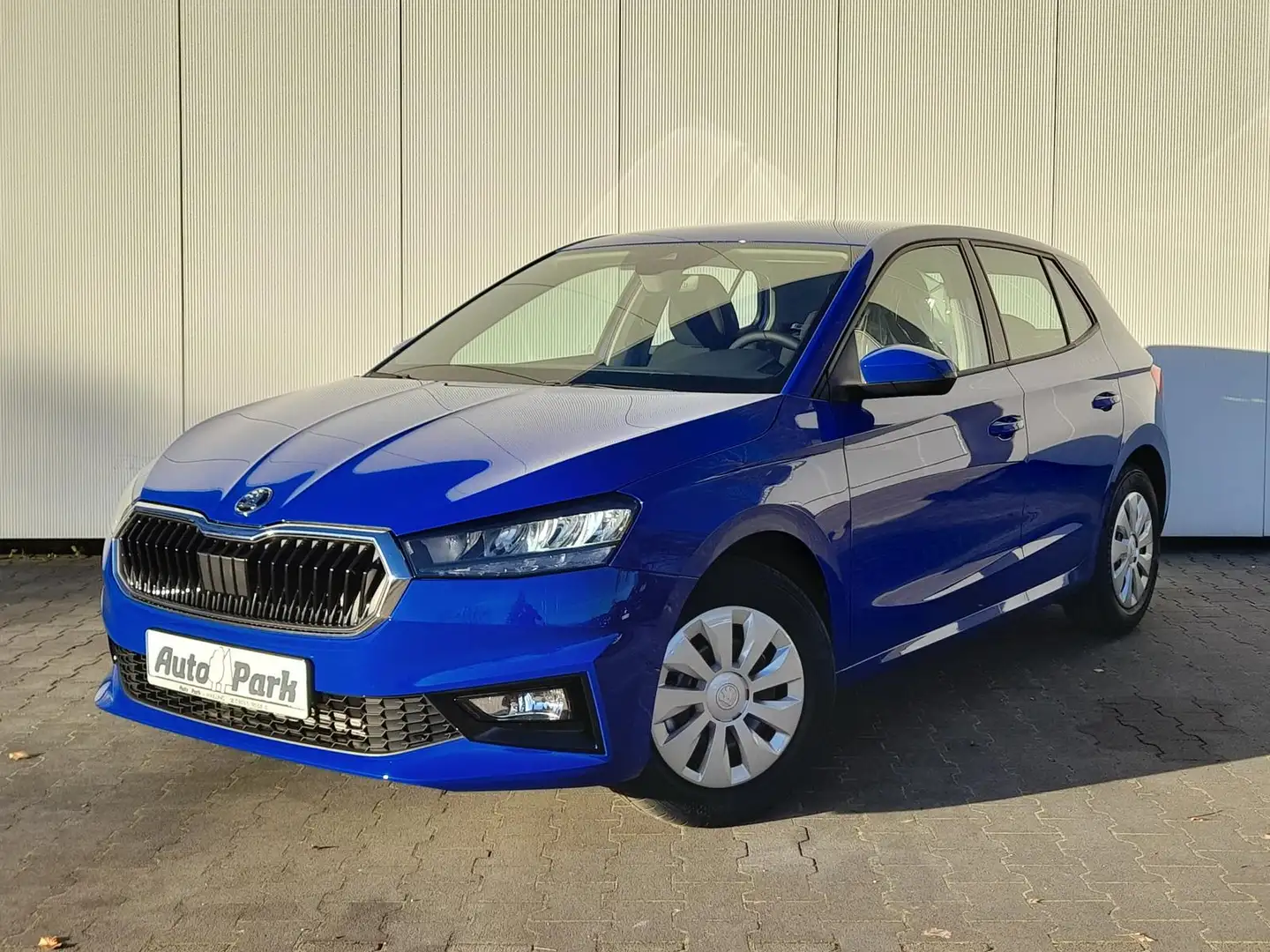 Skoda Fabia 1.0 TSI Selection NAVI/APP~LED~SHZ~PDC~GRA Bleu - 2