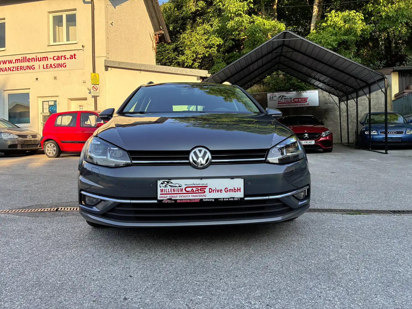 Volkswagen Golf Variant Highline 2,0 TD 4Motion*R-Line Sport-Paket Grau - 2