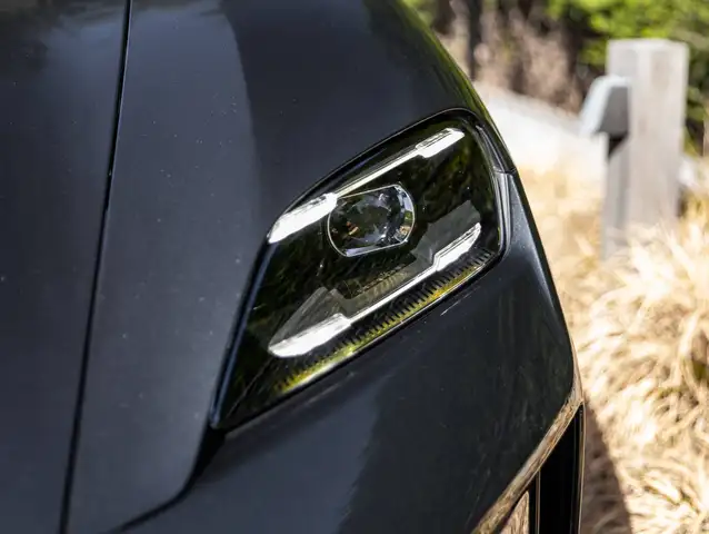 Porsche Taycan view 13