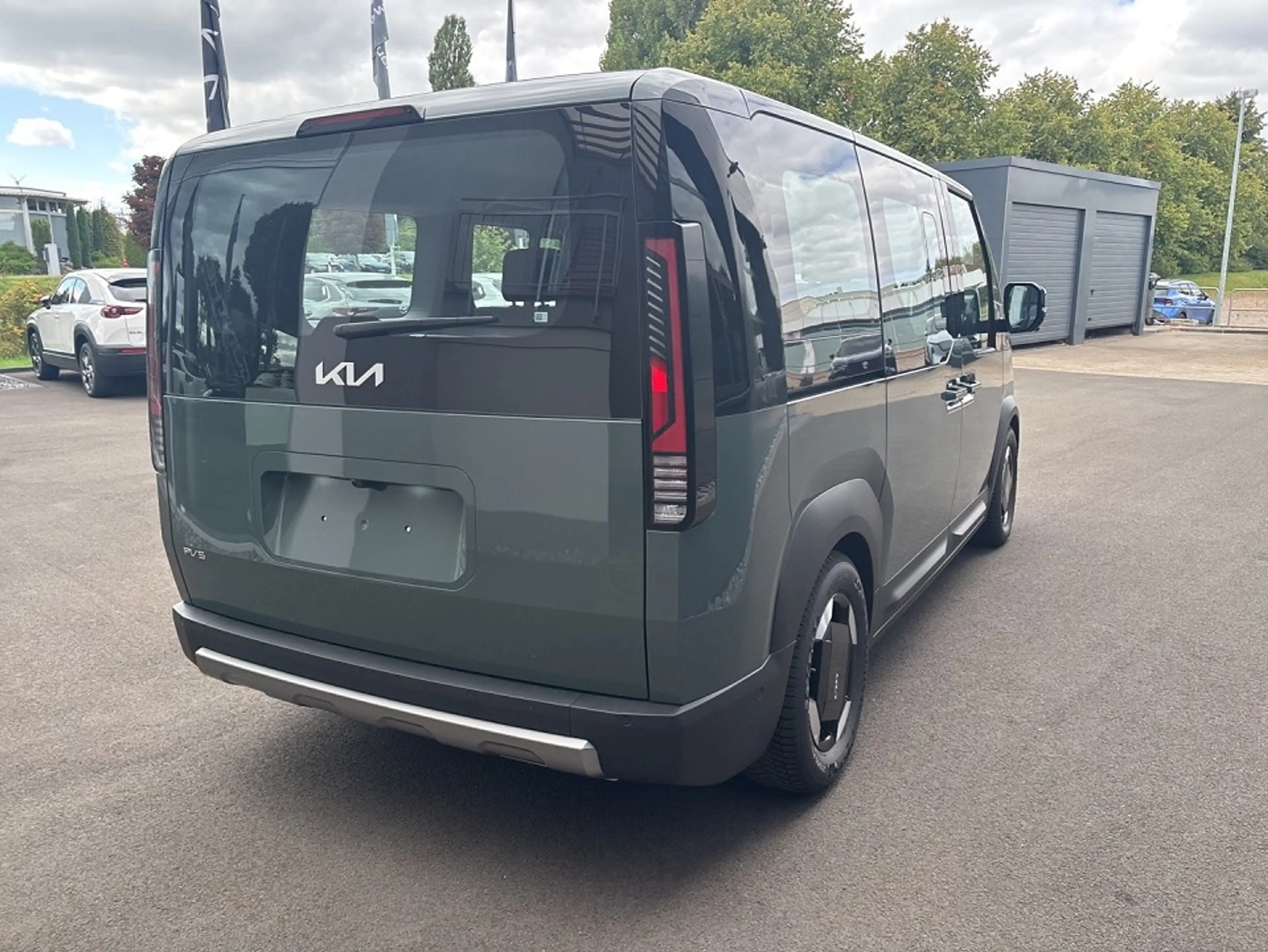 Kia PV5 Passenger 2-3-0 71.2 ELITE WP SMP PP SP AW — photo 3