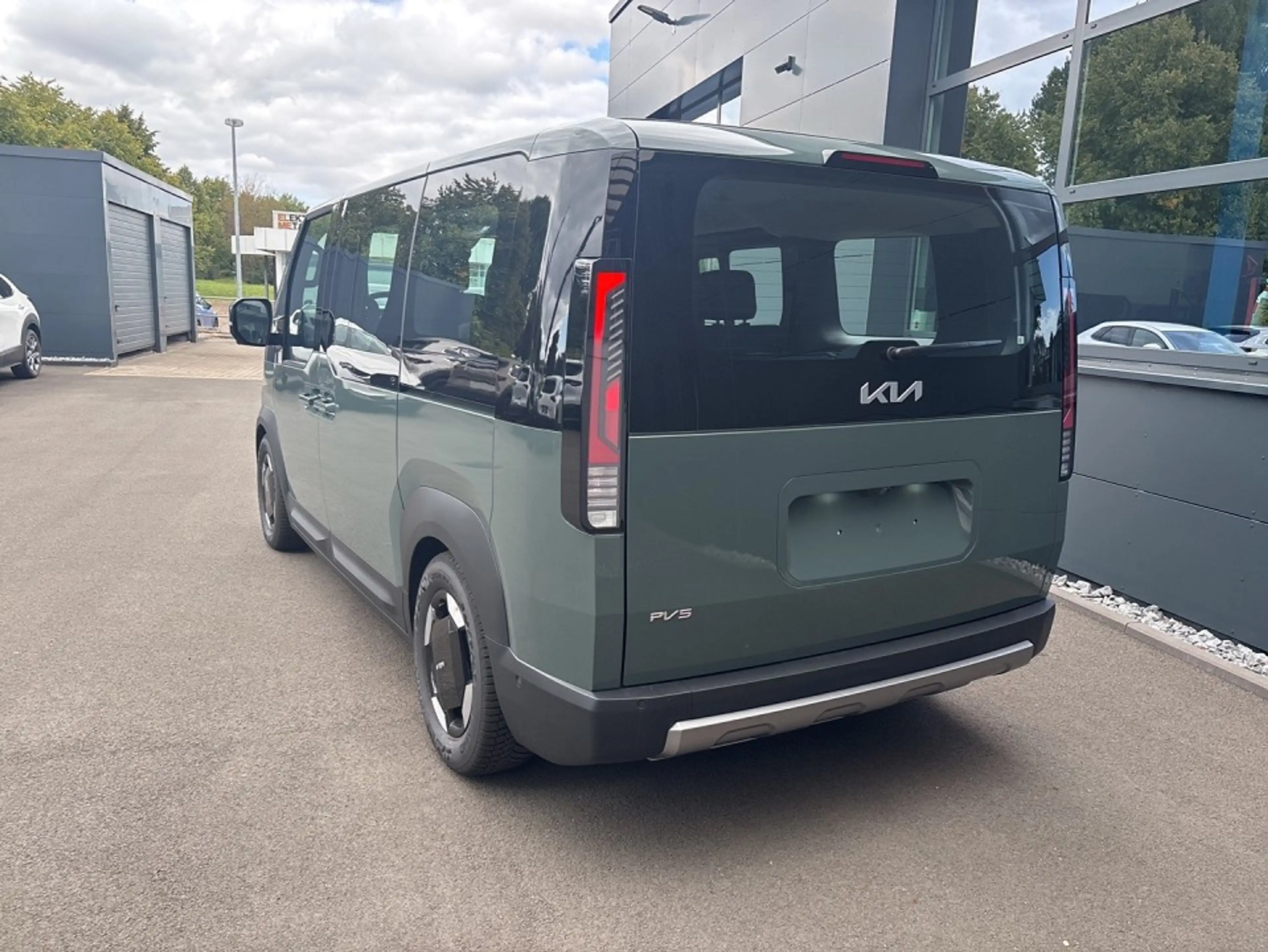 Kia PV5 Passenger 2-3-0 71.2 ELITE WP SMP PP SP AW — photo 4