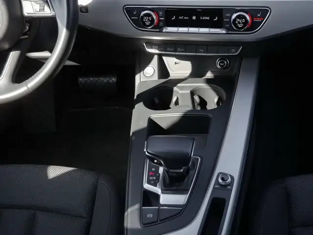 Audi A4 view 7