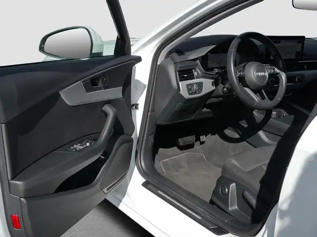 Audi A4 view 14