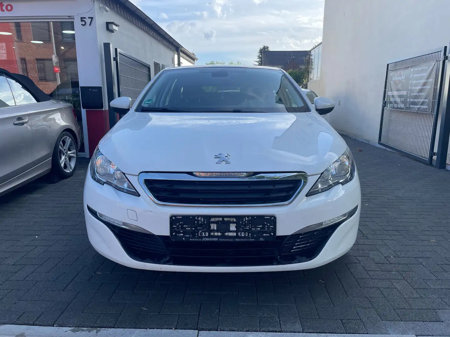 Peugeot 308 Active | Euro 5 | Klima | Panoramadach |  HU 11/26 Blanc - 1