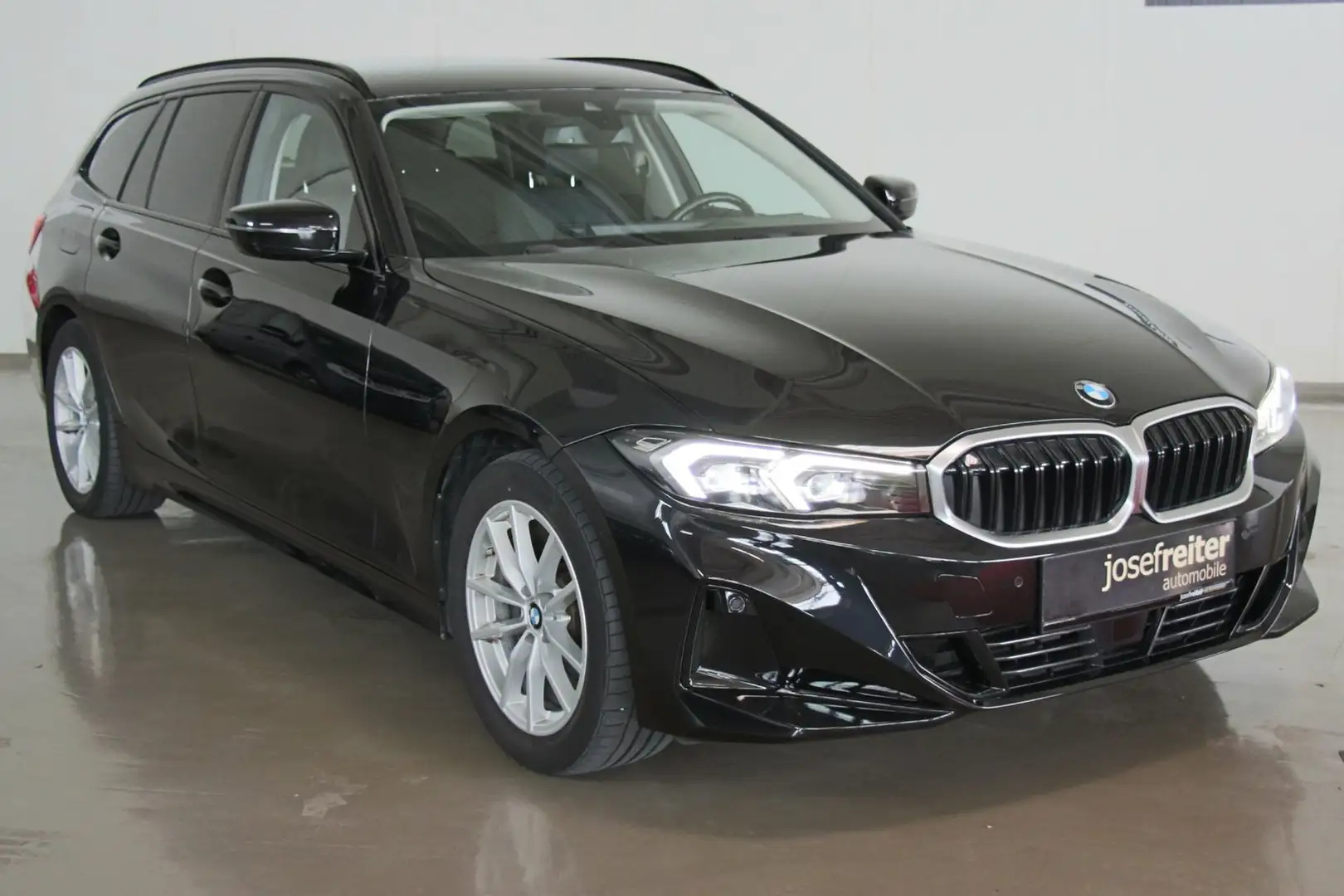 BMW 318 d Touring 2.0 Aut. AHK/ACC/KAMERA Schwarz - 1