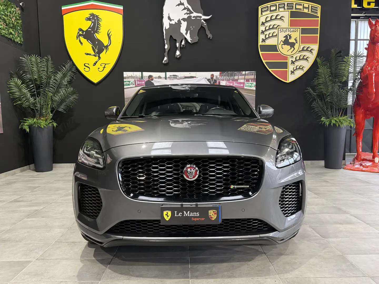 Jaguar E-Pace 2.0d i4 R-Dynamic HSE awd 150cv auto my19 Grau - 2