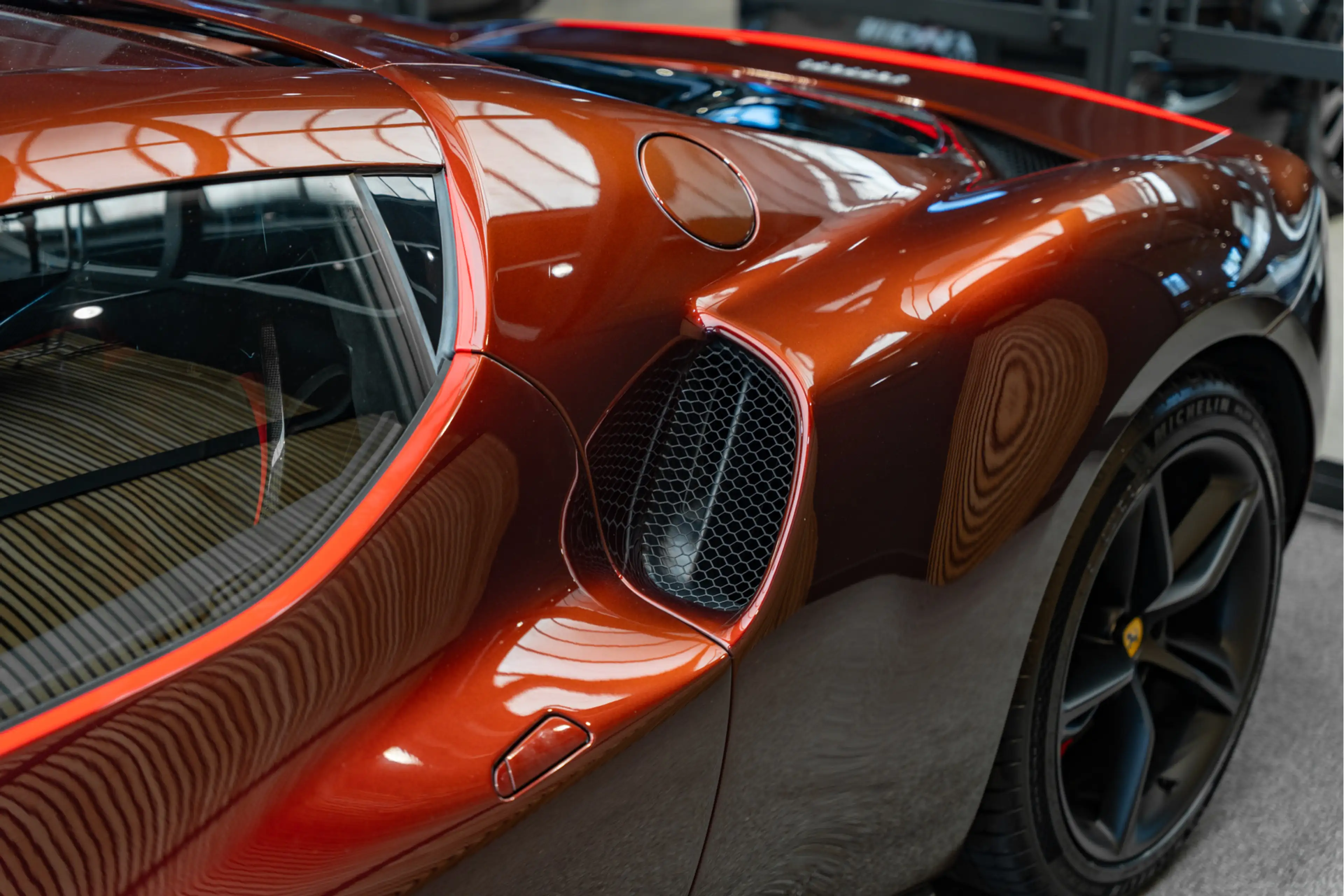 Ferrari 296 GTB TAILOR MADE CAVALCADE EDITION 3.0 V6 Painted Strip — photo 17