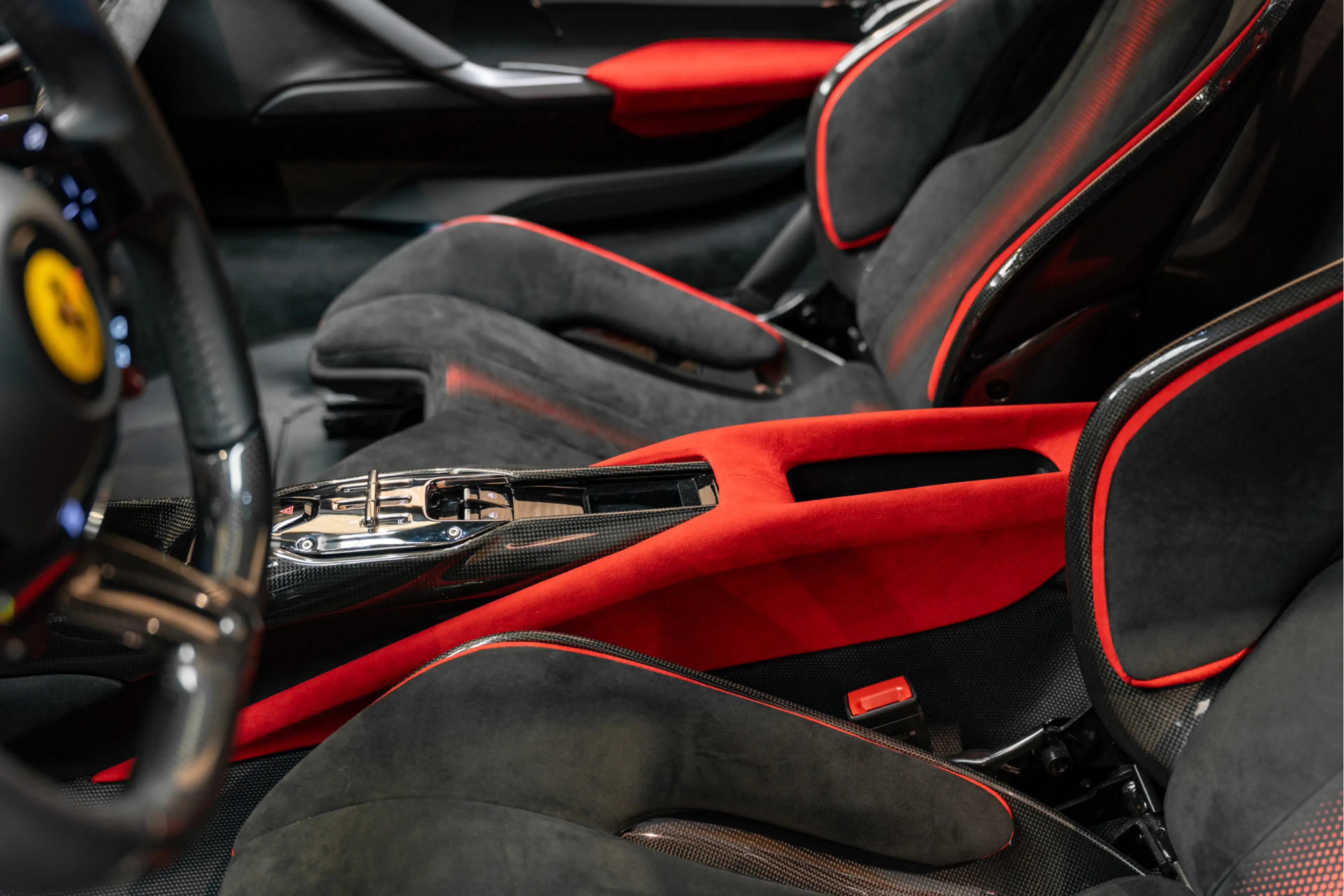 Ferrari 296 GTB TAILOR MADE CAVALCADE EDITION 3.0 V6 Painted Strip — photo 43