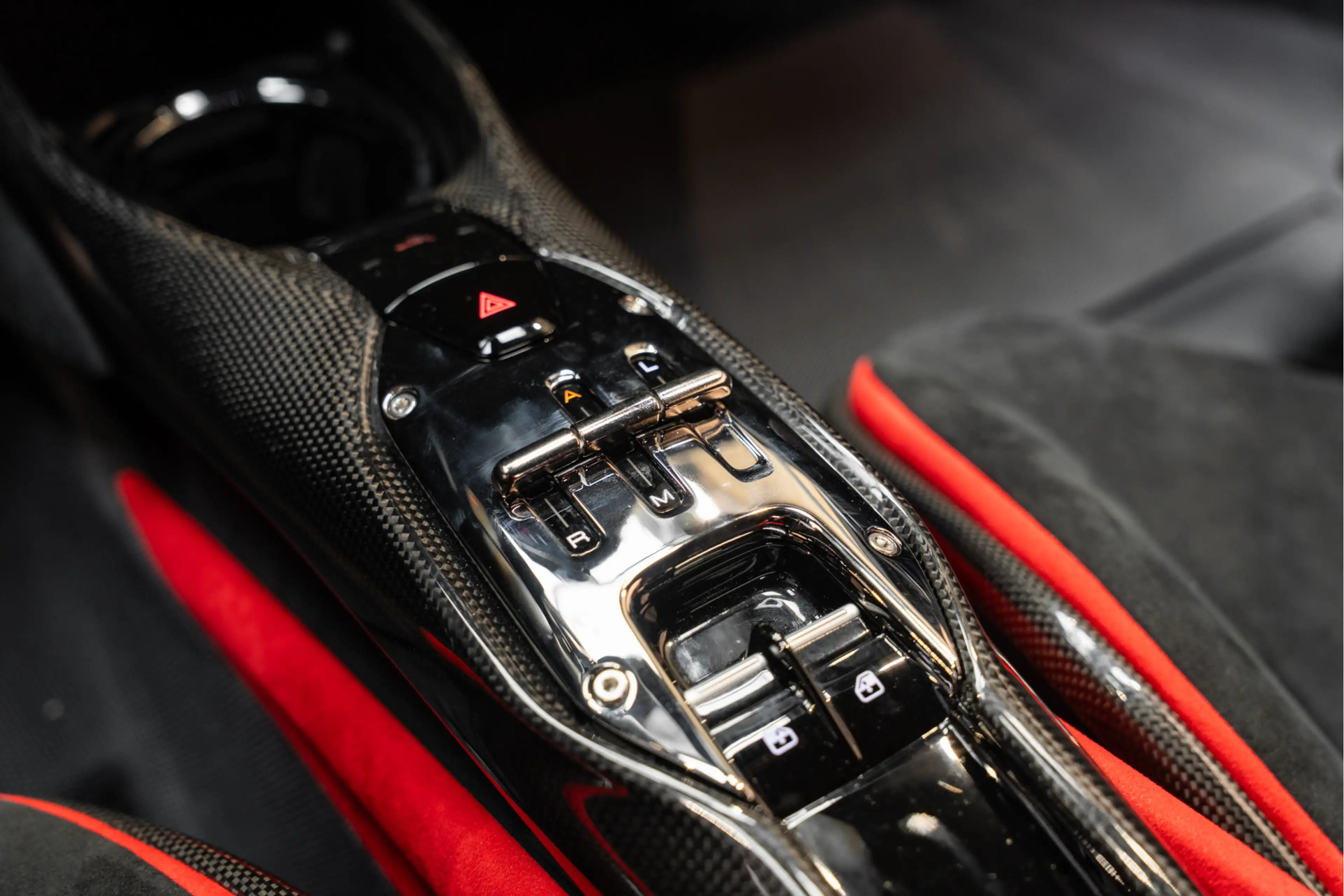Ferrari 296 GTB TAILOR MADE CAVALCADE EDITION 3.0 V6 Painted Strip — photo 30