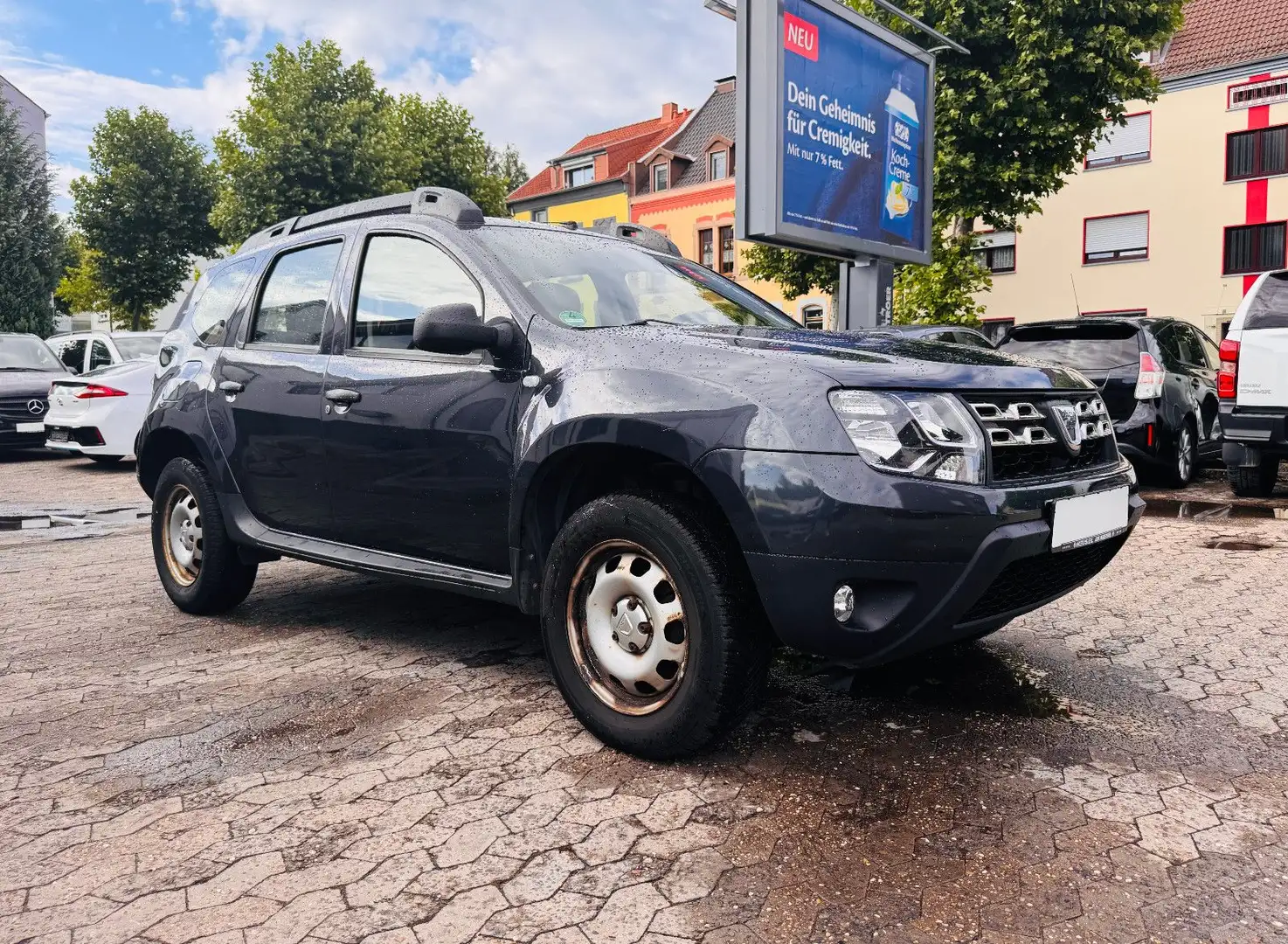 Dacia Duster 1.6 SCe Ambiance 4x2 1.Hand Klimaanlage Grau - 1