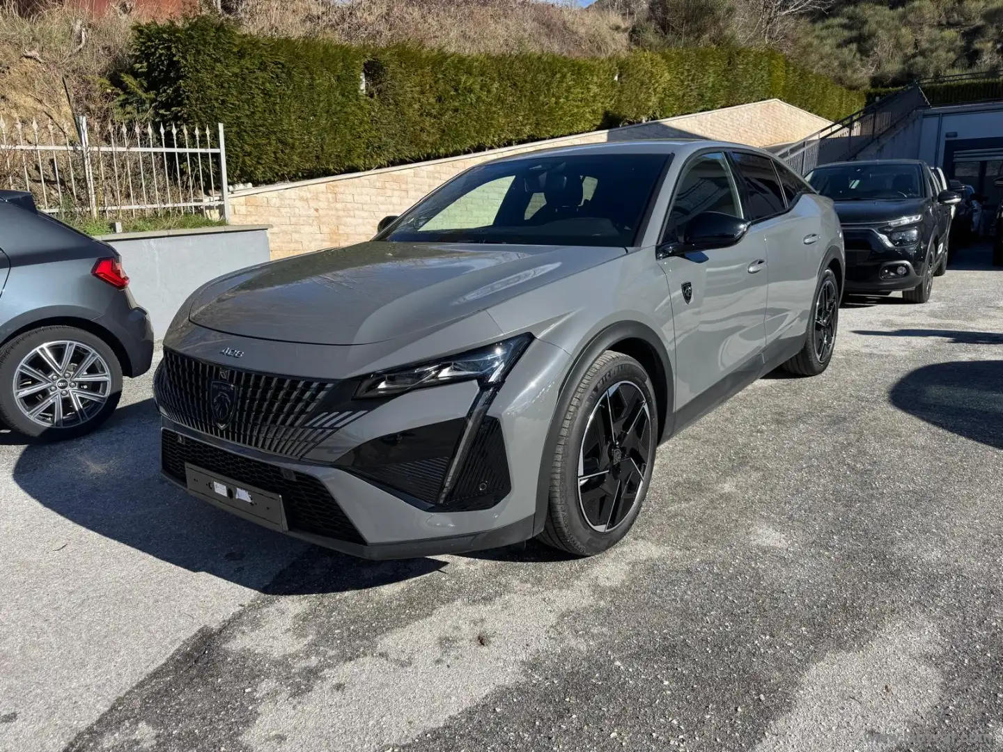 Peugeot 408 Hybrid 136 e-DCS6 GT Grigio - 1