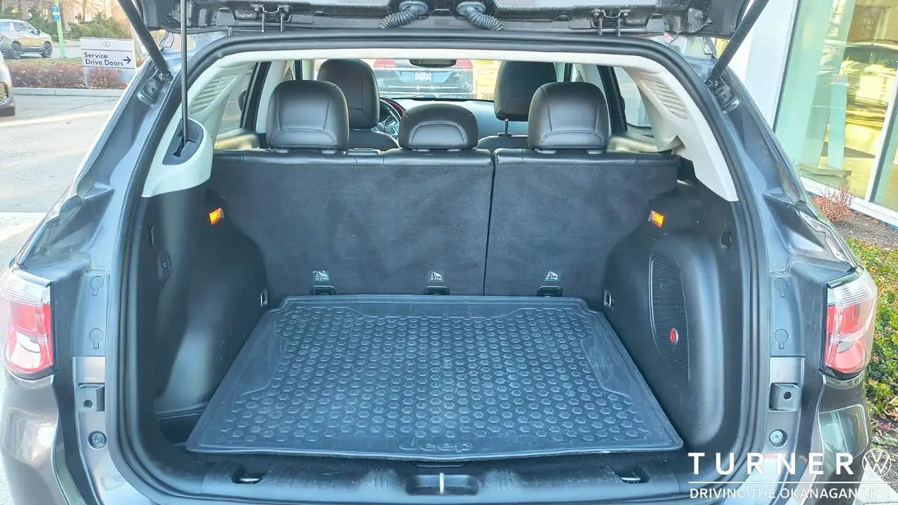 Jeep Compass photo Jeep Compass