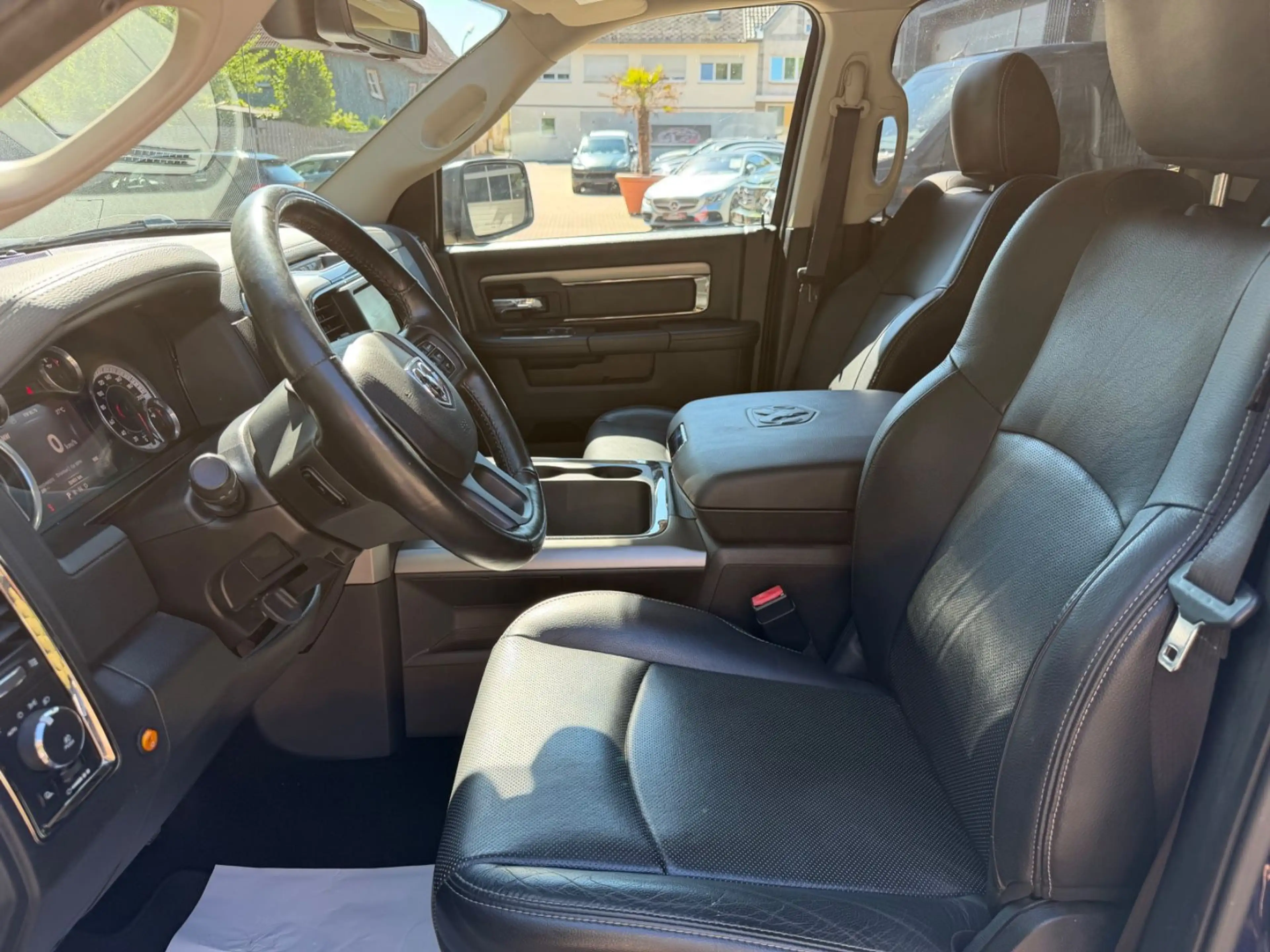 Dodge RAM 1500 Org. 52tkm Sitzbelüftung Navi Leder — photo 12