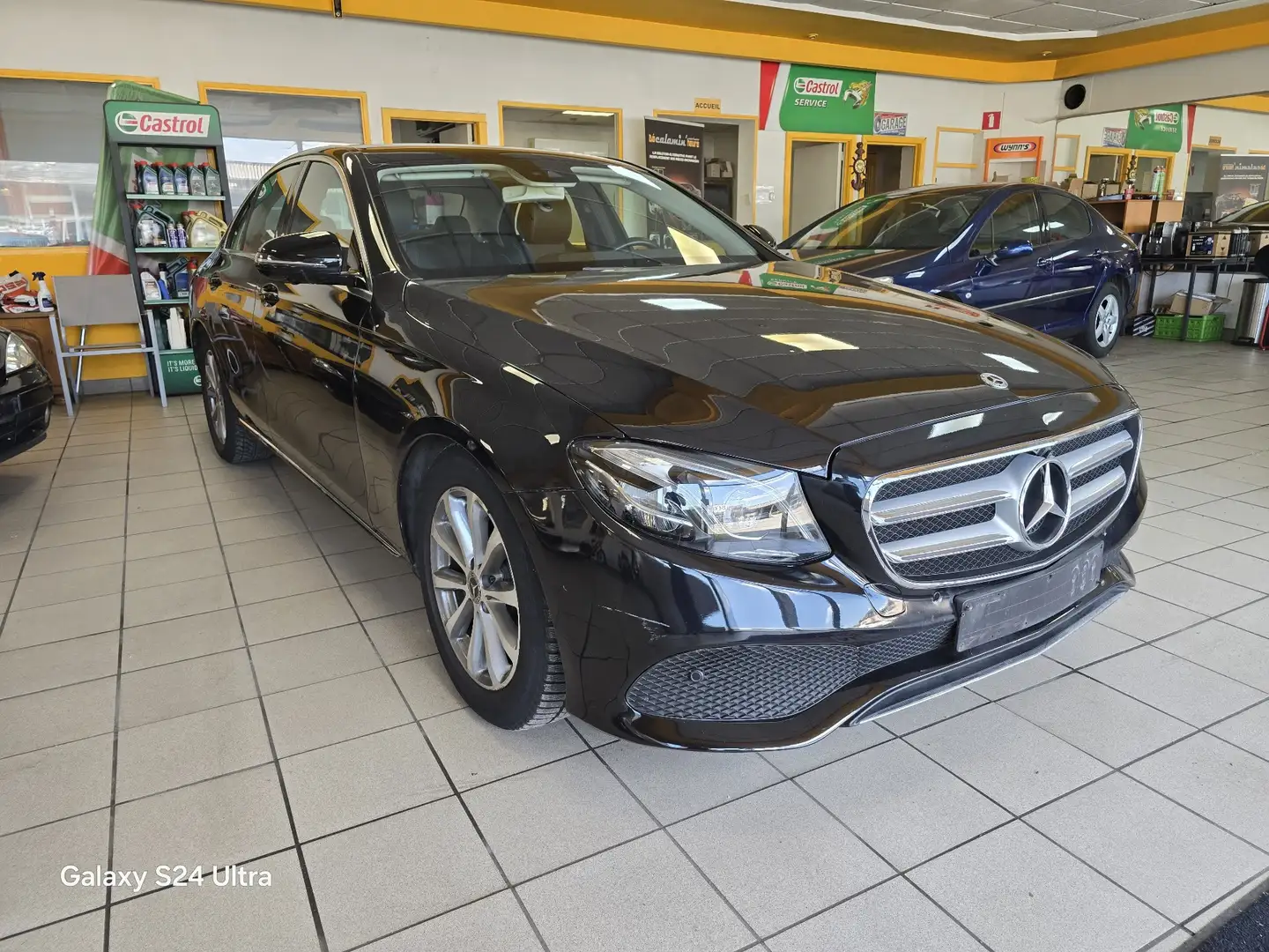 Mercedes-Benz E 200 d Business Solution Noir - 2
