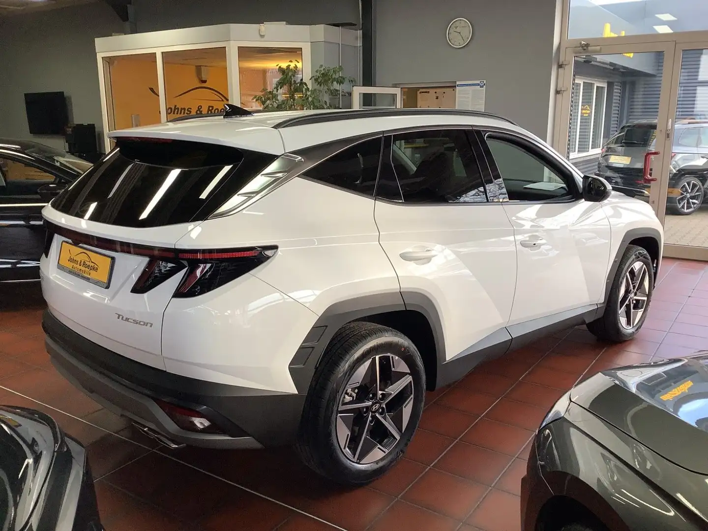 Hyundai TUCSON Comfort+ Automatik / NAVI / VORFÜHRWAGEN Weiß - 2