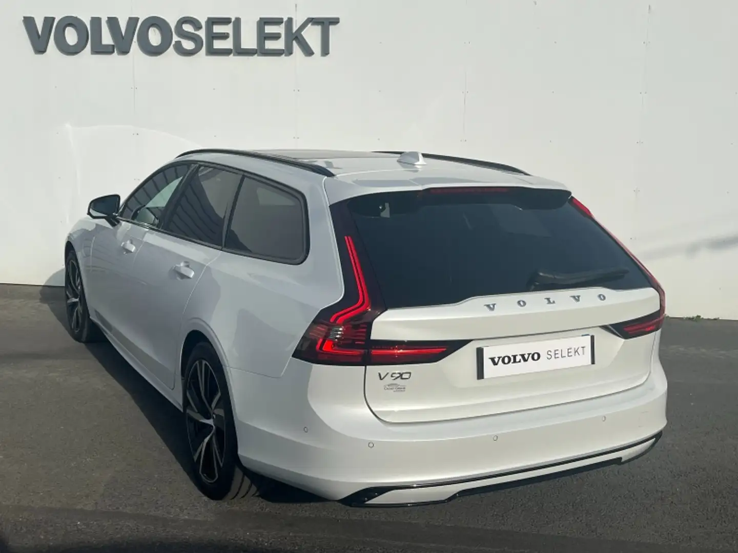 Volvo V90 T8 AWD Recharge 303 + 87ch R-Design Geartronic MY2 Blanc - 2